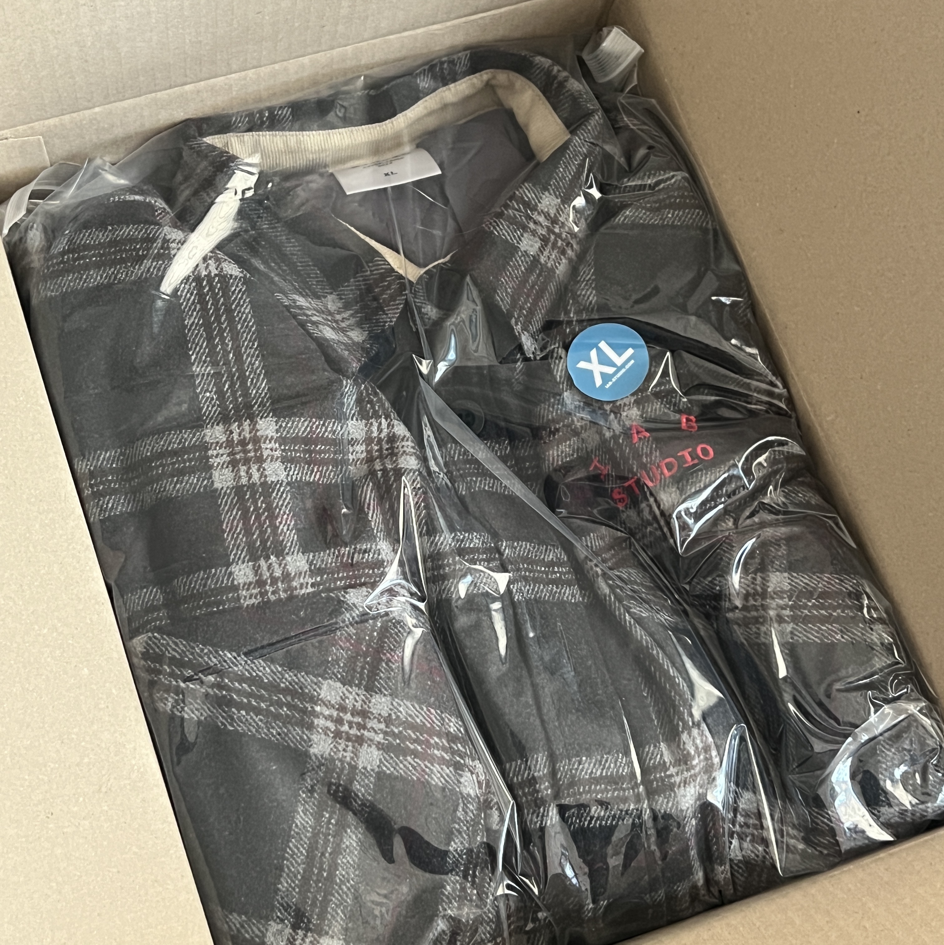 IAB Studio Check Shirt Jacket Gray Red 착용 스타일