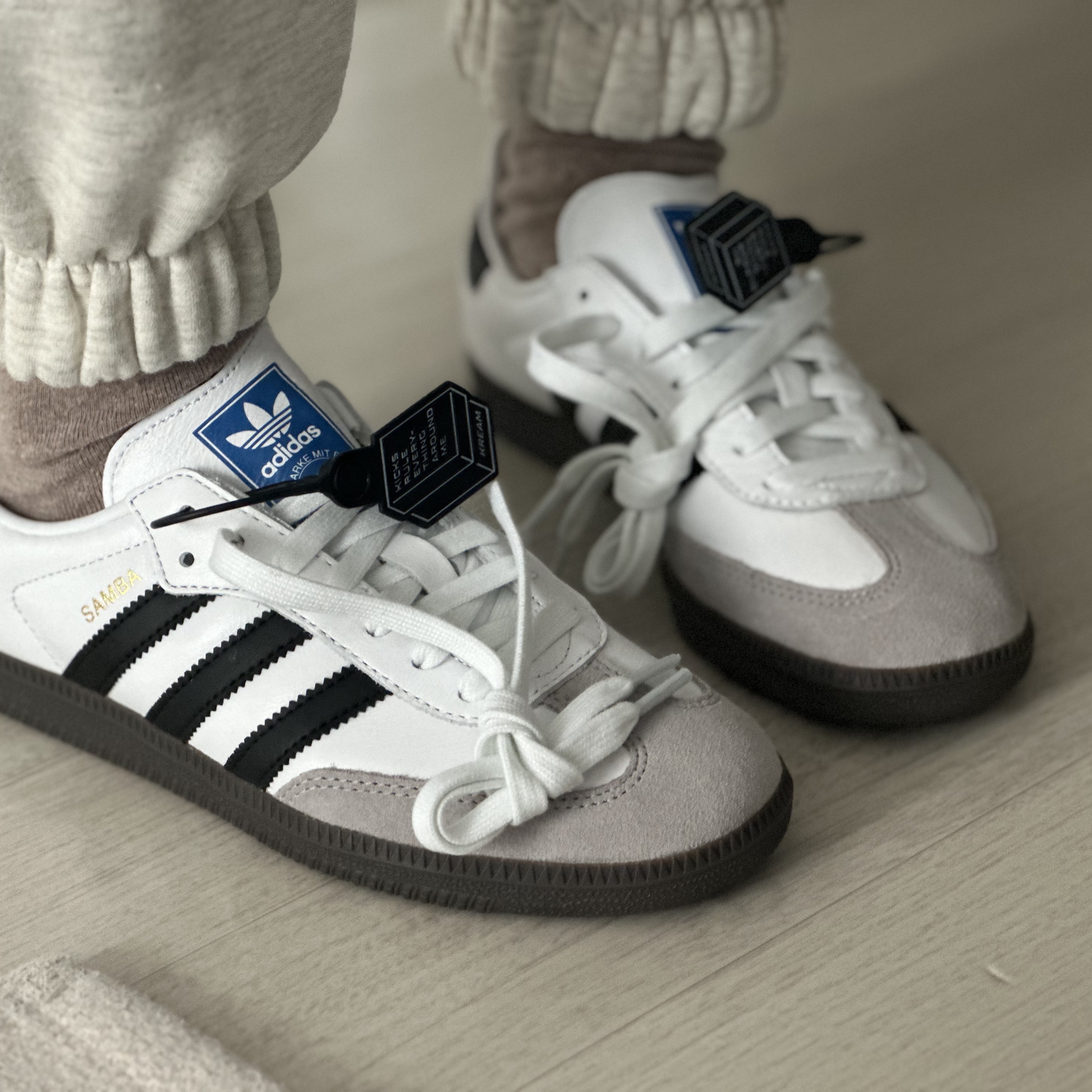 Adidas Samba OG Cloud White 착용 스타일