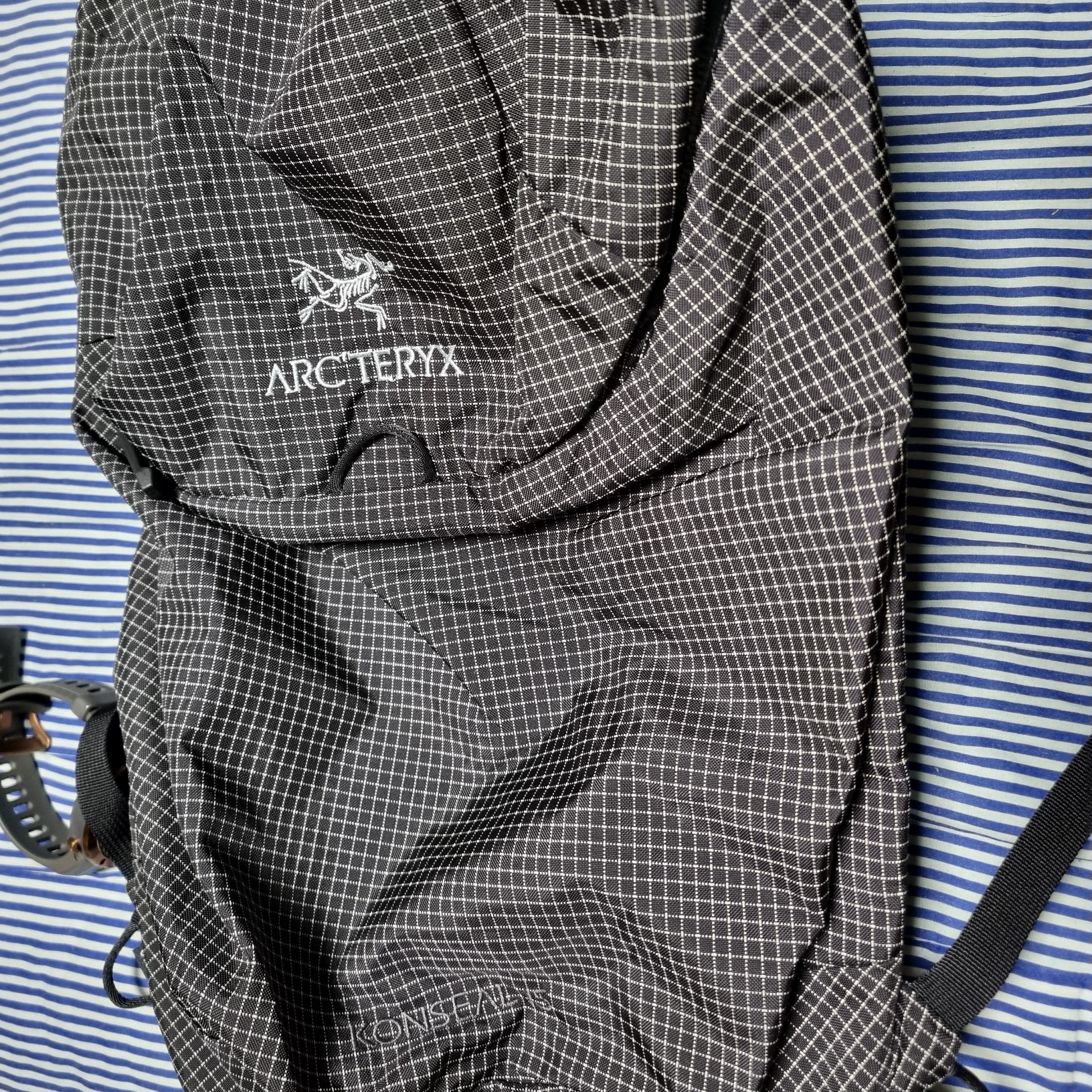 Arc'teryx Konseal 15 Backpack Black 착용 스타일