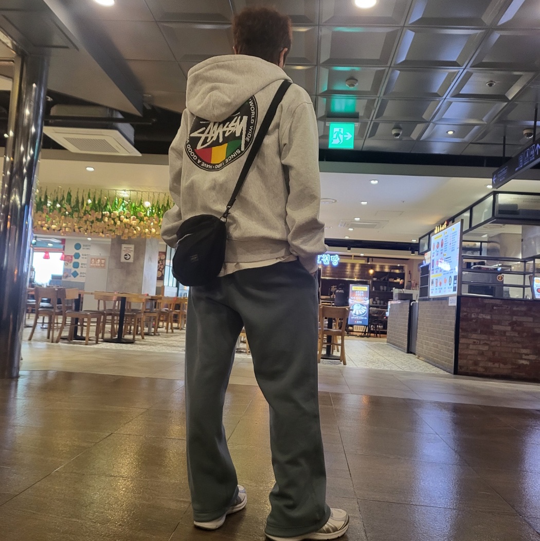 Stussy x Better Gift Shop Built Better T-Shirt White, Stussy Classic Dot Zip Hoodie Ash Heather 착용 스타일 - 1