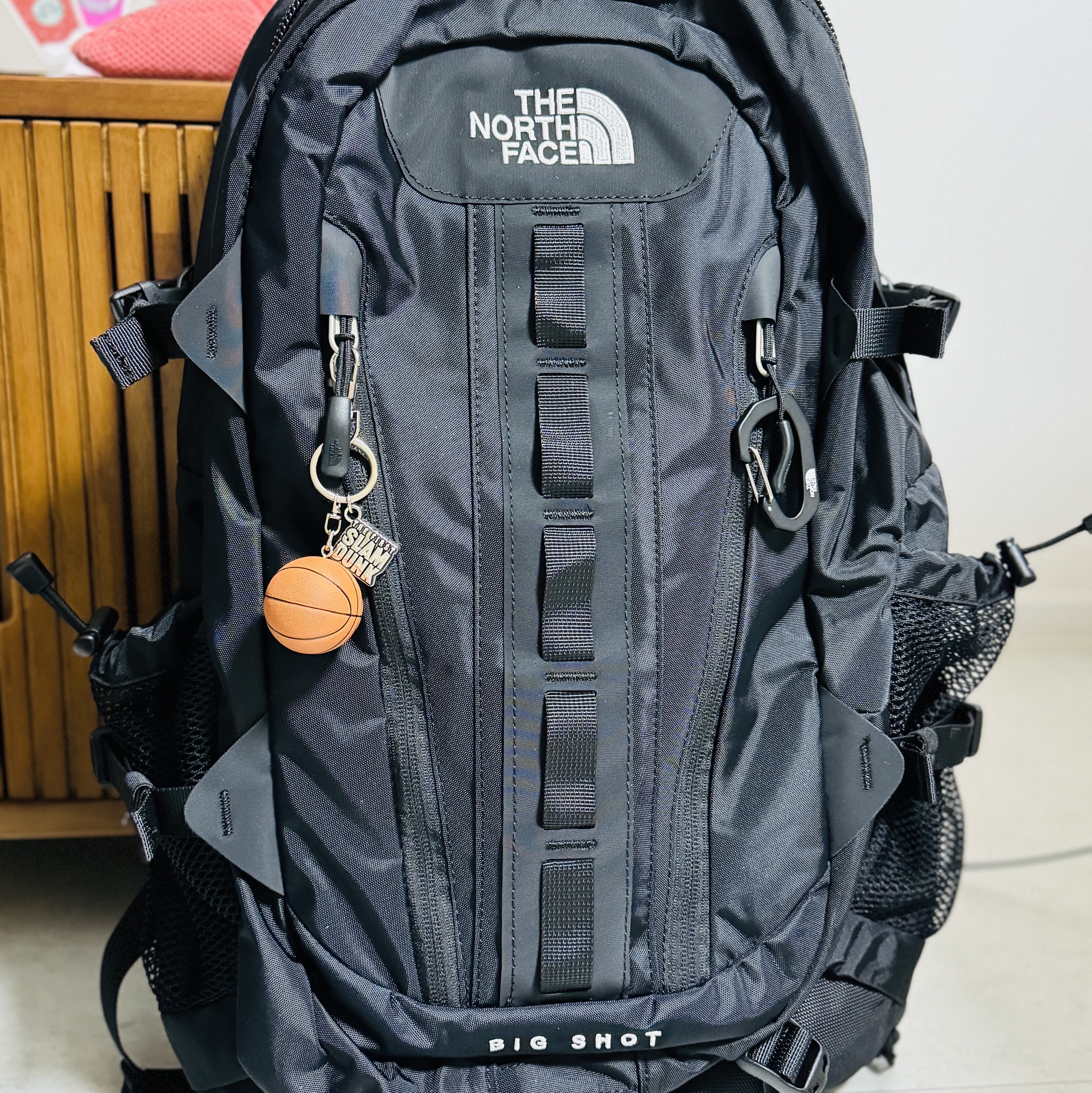 Toei Studio The First Slam Dunk Twin Key Holder, The North Face Big Shot Black 착용 스타일