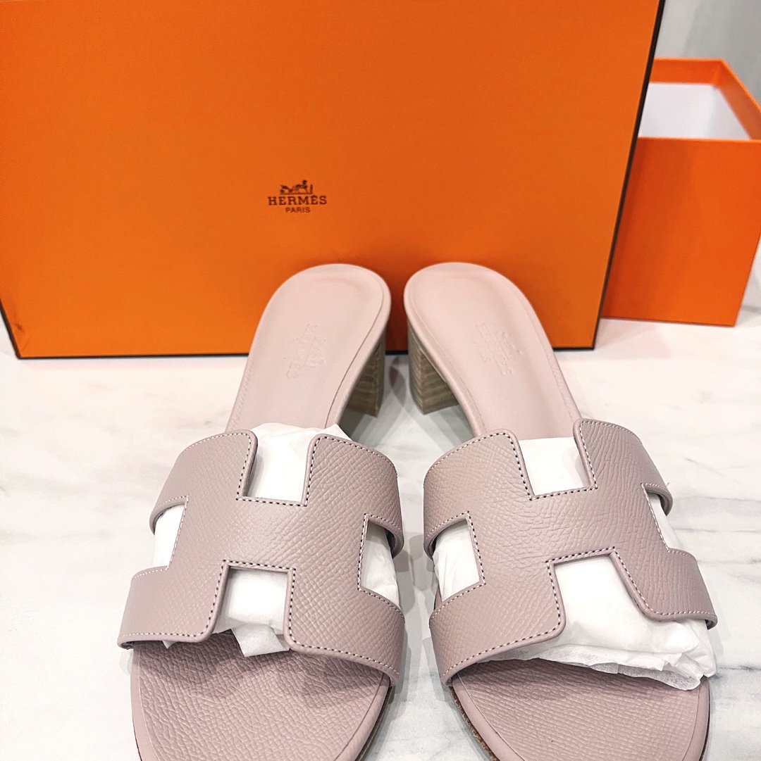 (W) Hermes Oasis Sandal Epsom & Rose Porcelaine 착용 스타일 - 4