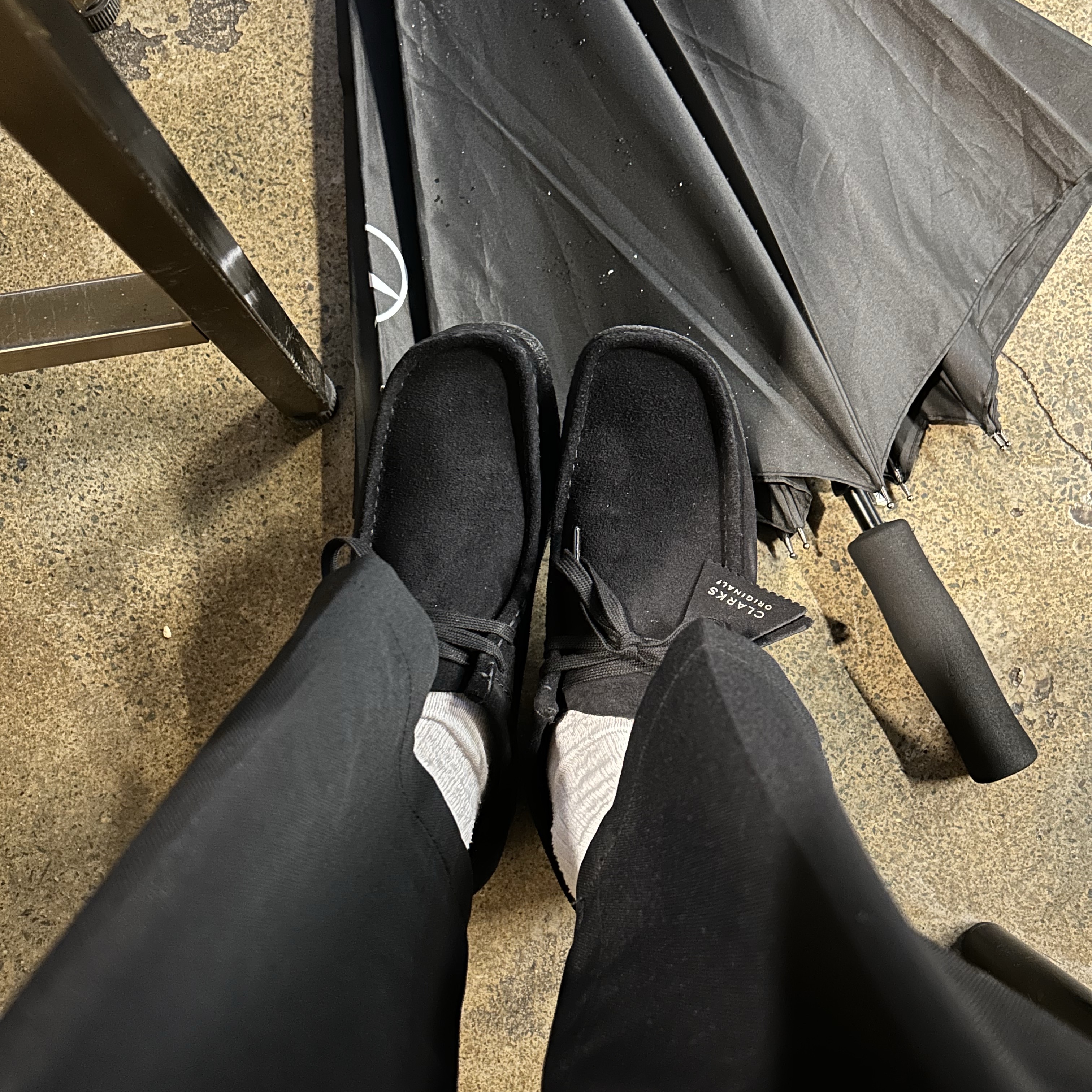 Clarks Wallabee Black Suede 착용 스타일