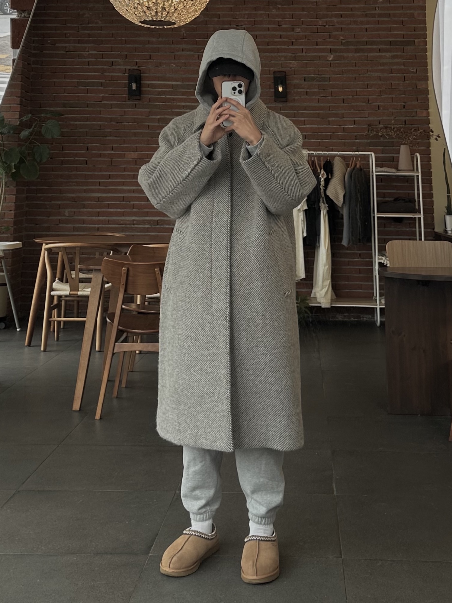 Nike Solo Swoosh Fleece Pullover Hoodie Grey - Asia, Nike ACG Heritage 86 Cap Black 착용 스타일 - 3