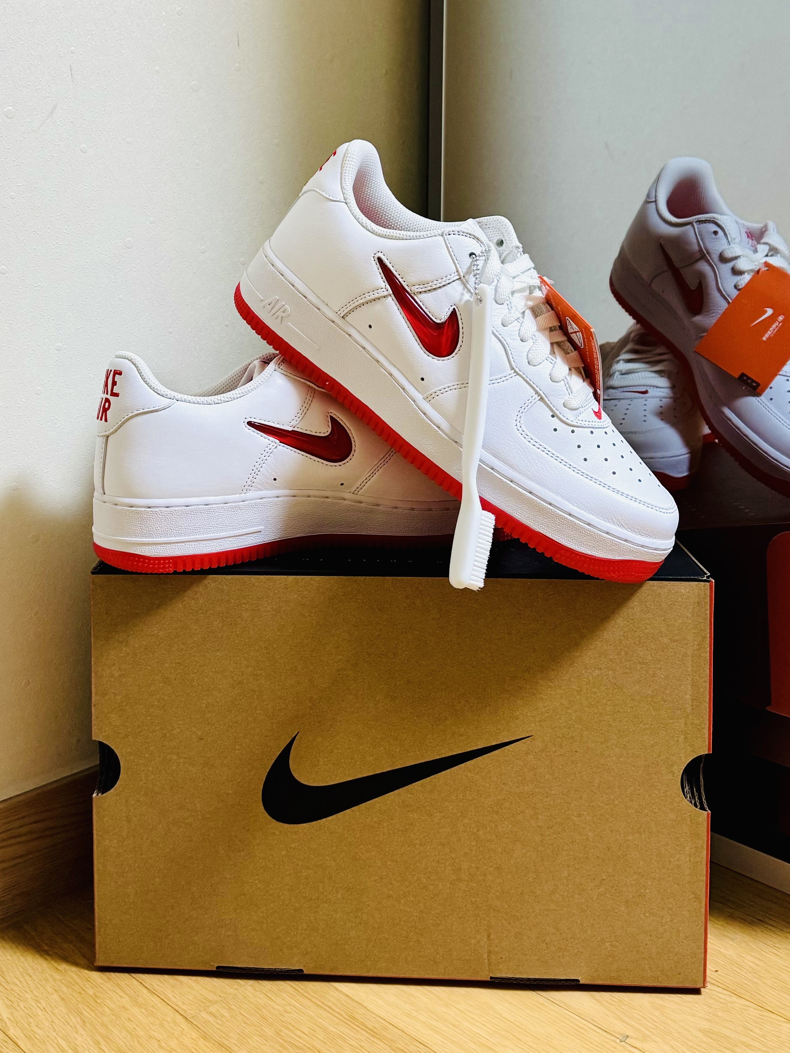 Nike Air Force 1 Low Color of The Month White Red 착용 스타일