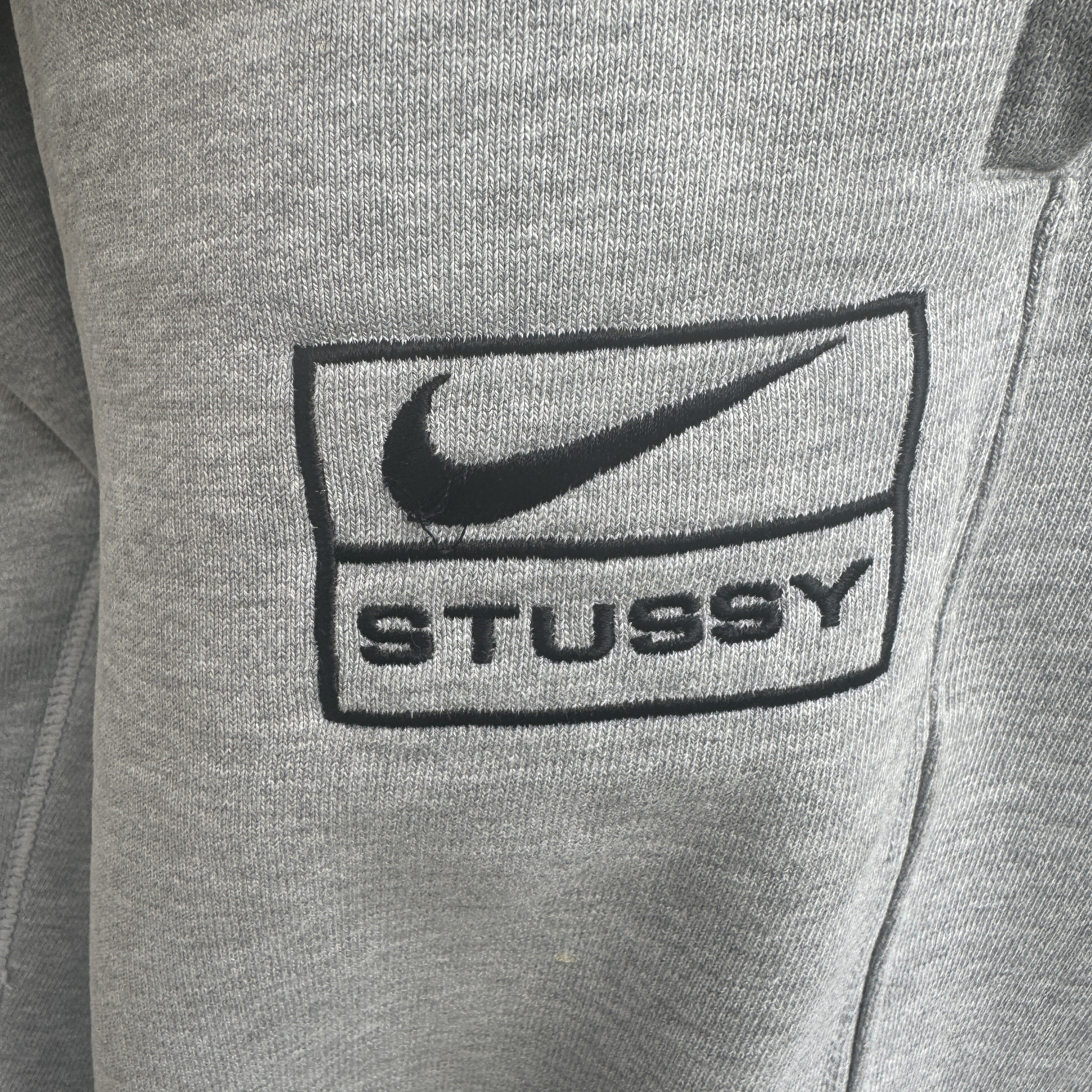 Nike x Stussy NRG RA Fleece Pants Dark Grey Heather (DJ9490-063) 착용 스타일