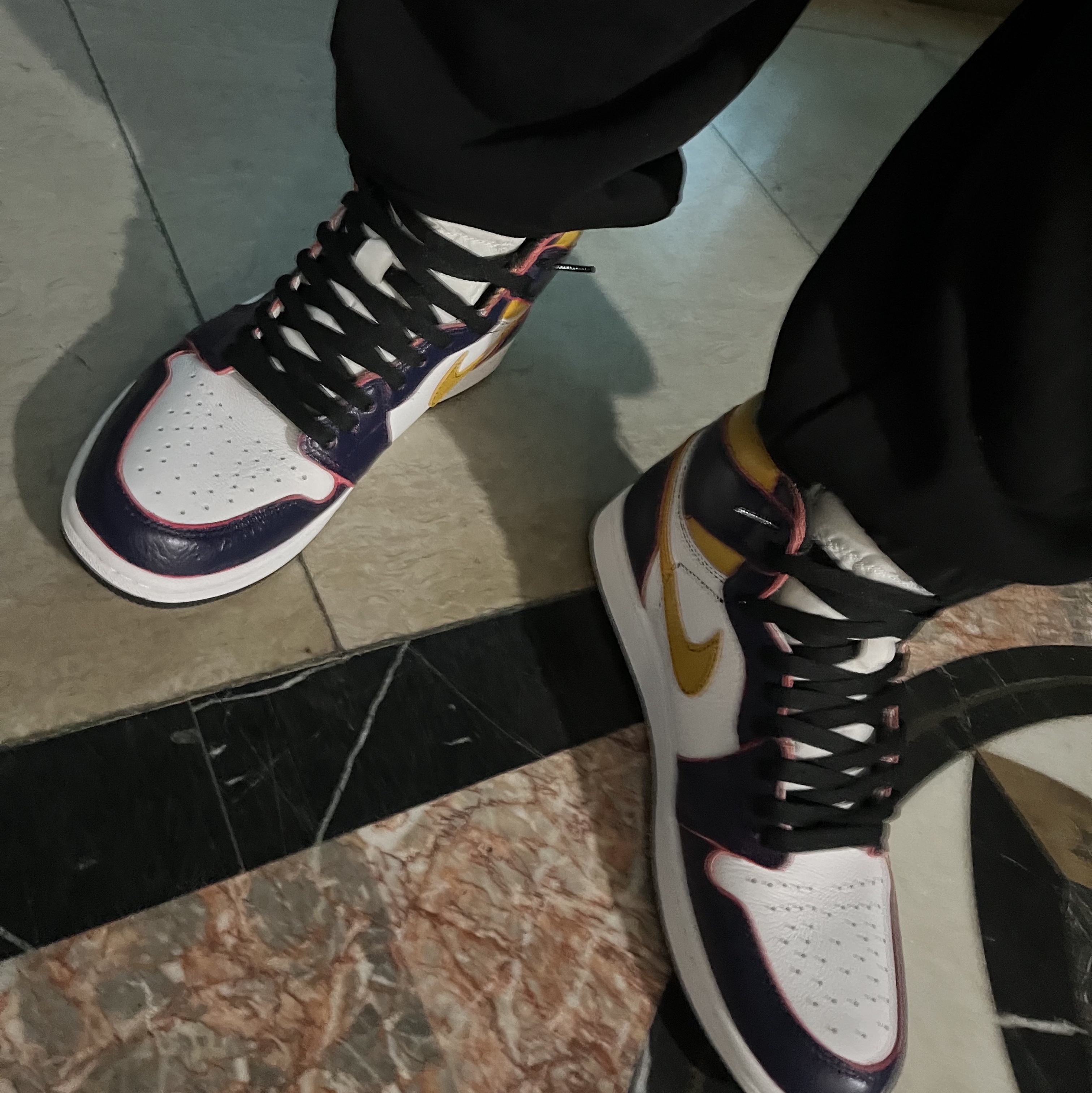 Jordan 1 Retro High OG Light Fusion Red, Jordan 1 Retro High OG Defiant SB LA to Chicago 착용 스타일