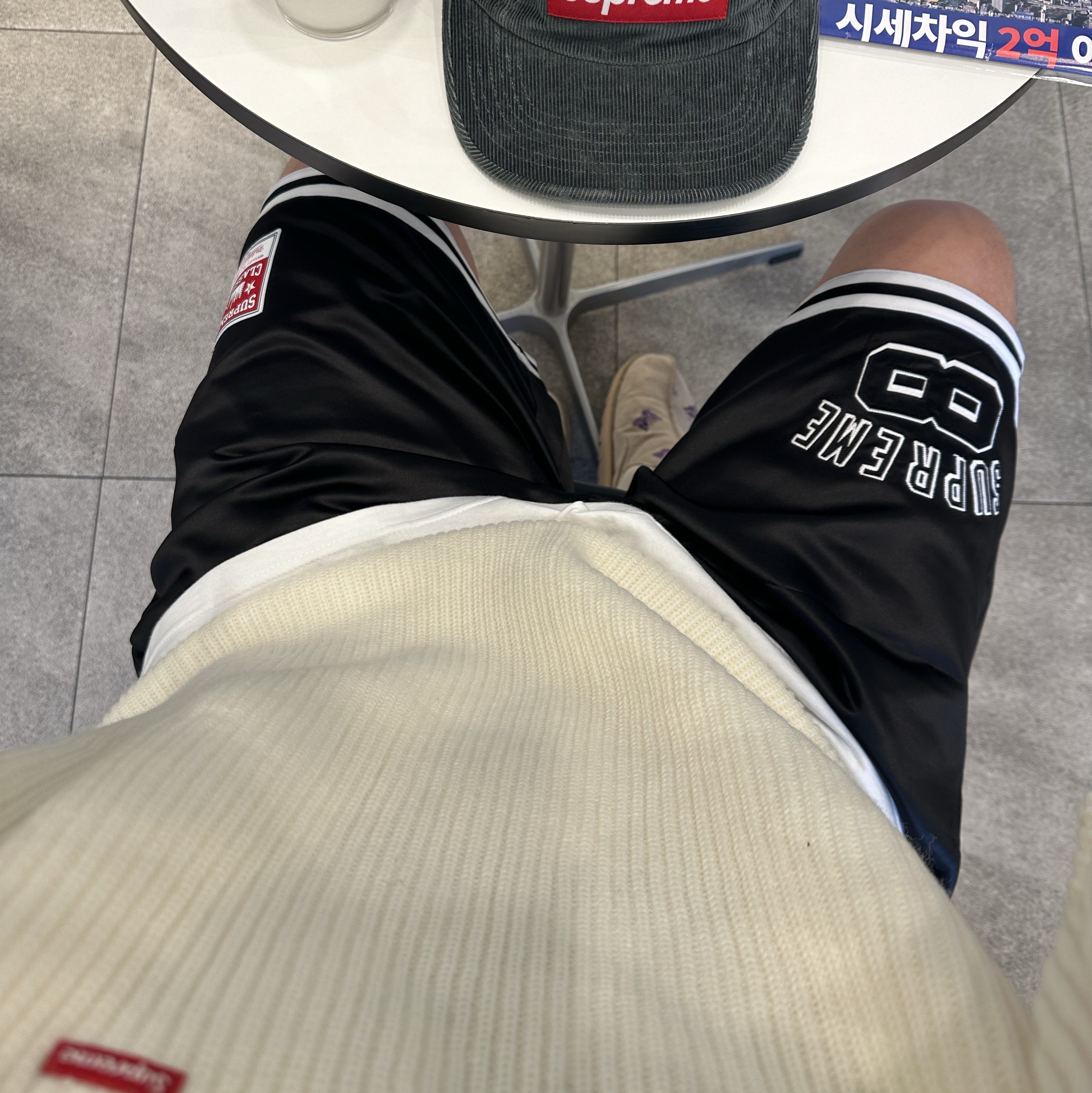 Supreme Small Box Polo Sweater Ivory - 23FW, Supreme Corduroy Camp Cap Grey - 23FW 착용 스타일