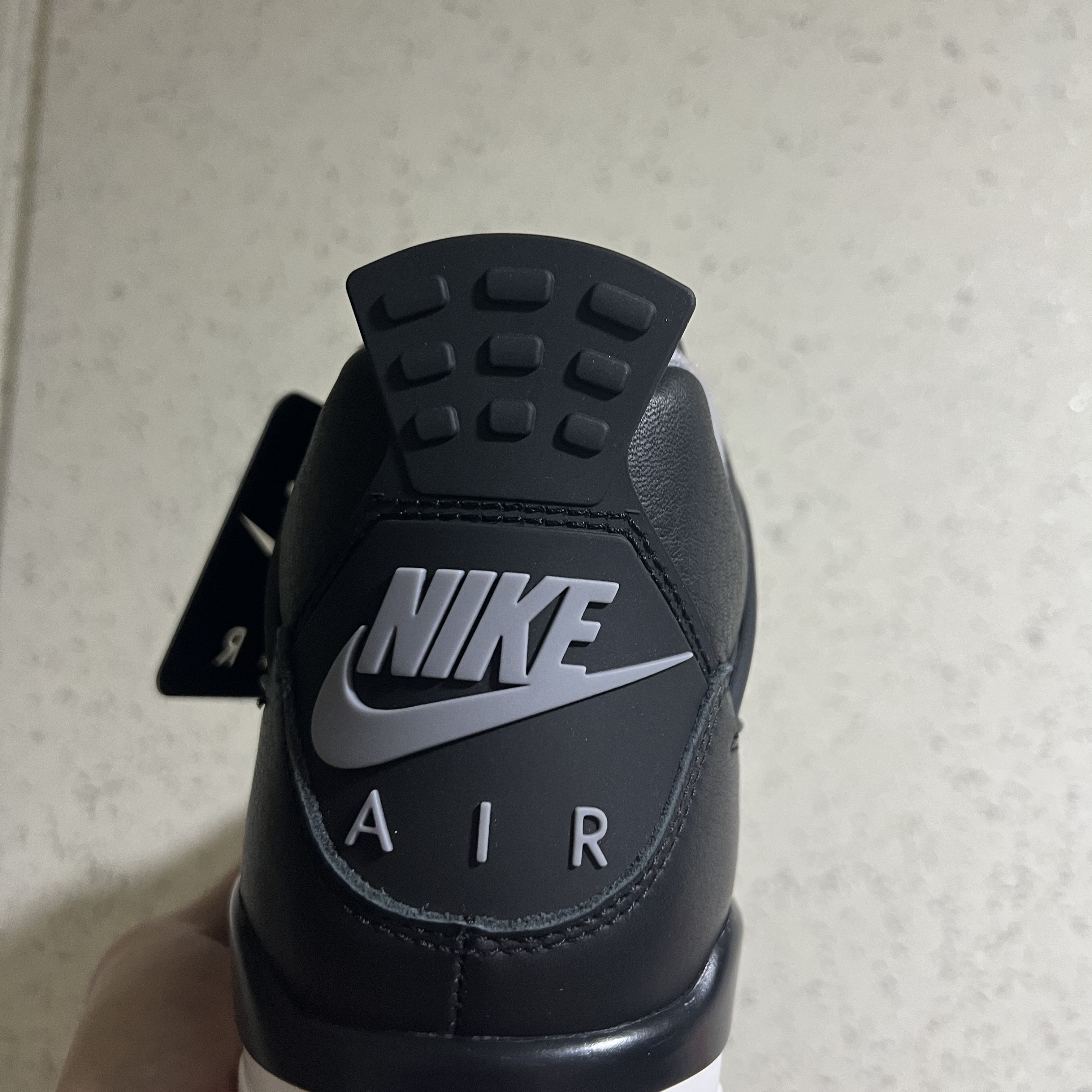 Jordan 4 Retro Bred Reimagined 착용 스타일 - 4