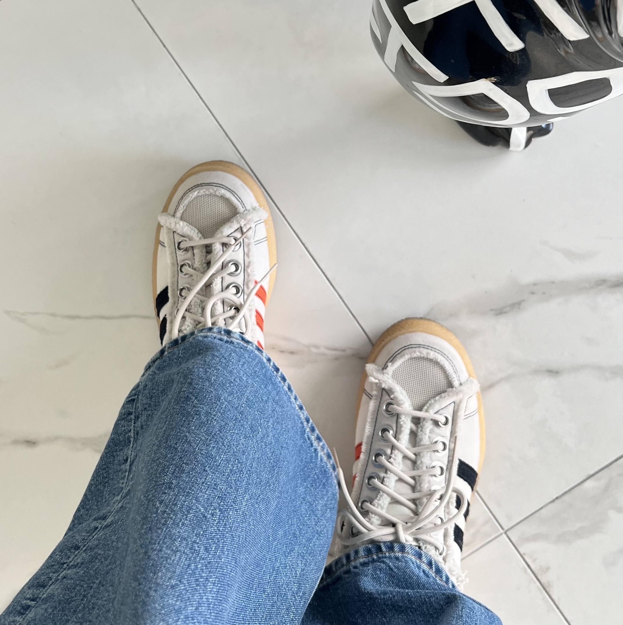 Adidas x Song for the Mute Campus 80s Bliss Core Black 착용 스타일 - 2