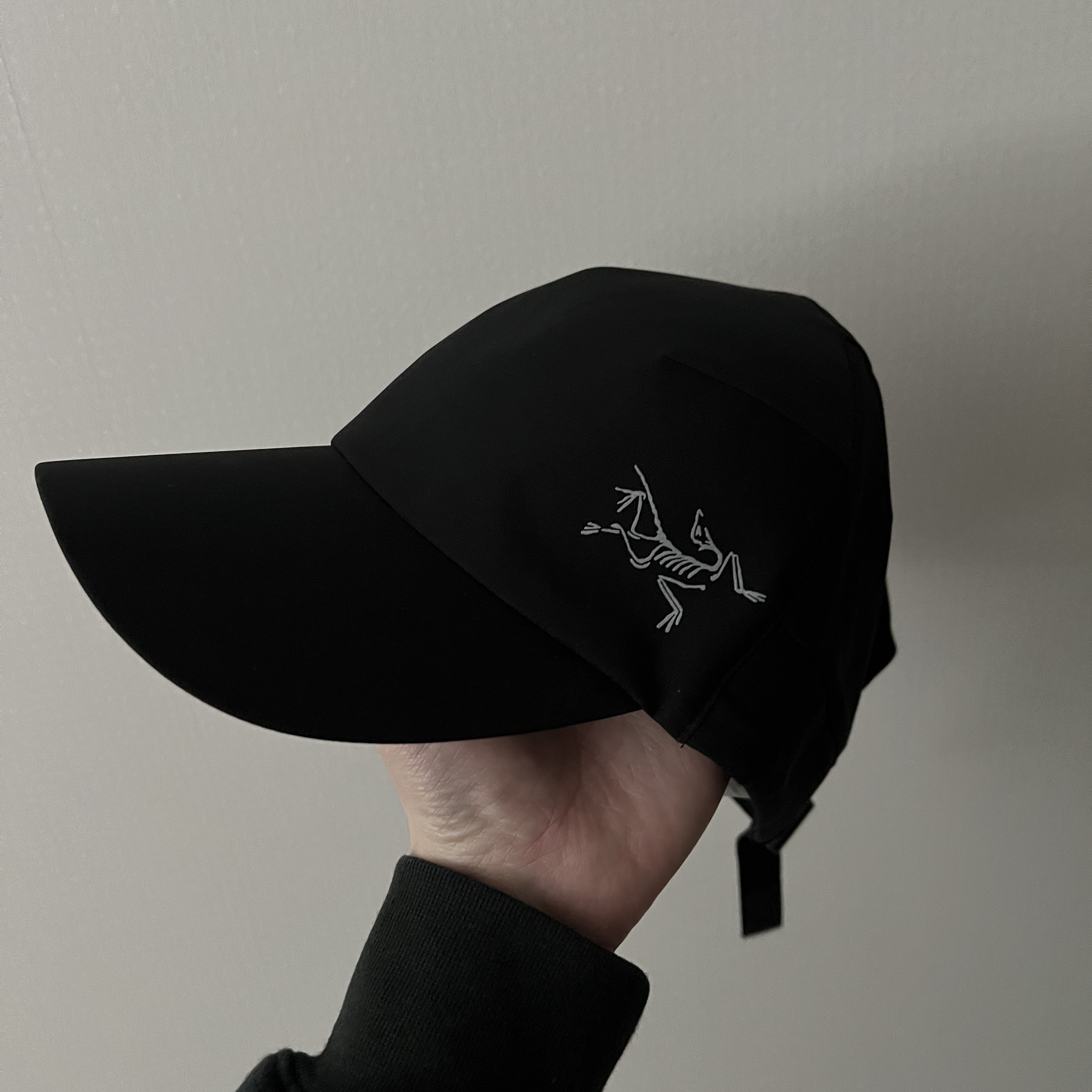 Arc'teryx Calvus Cap Black, Arc'teryx Atom LT Hoody Black 착용 스타일 - 2