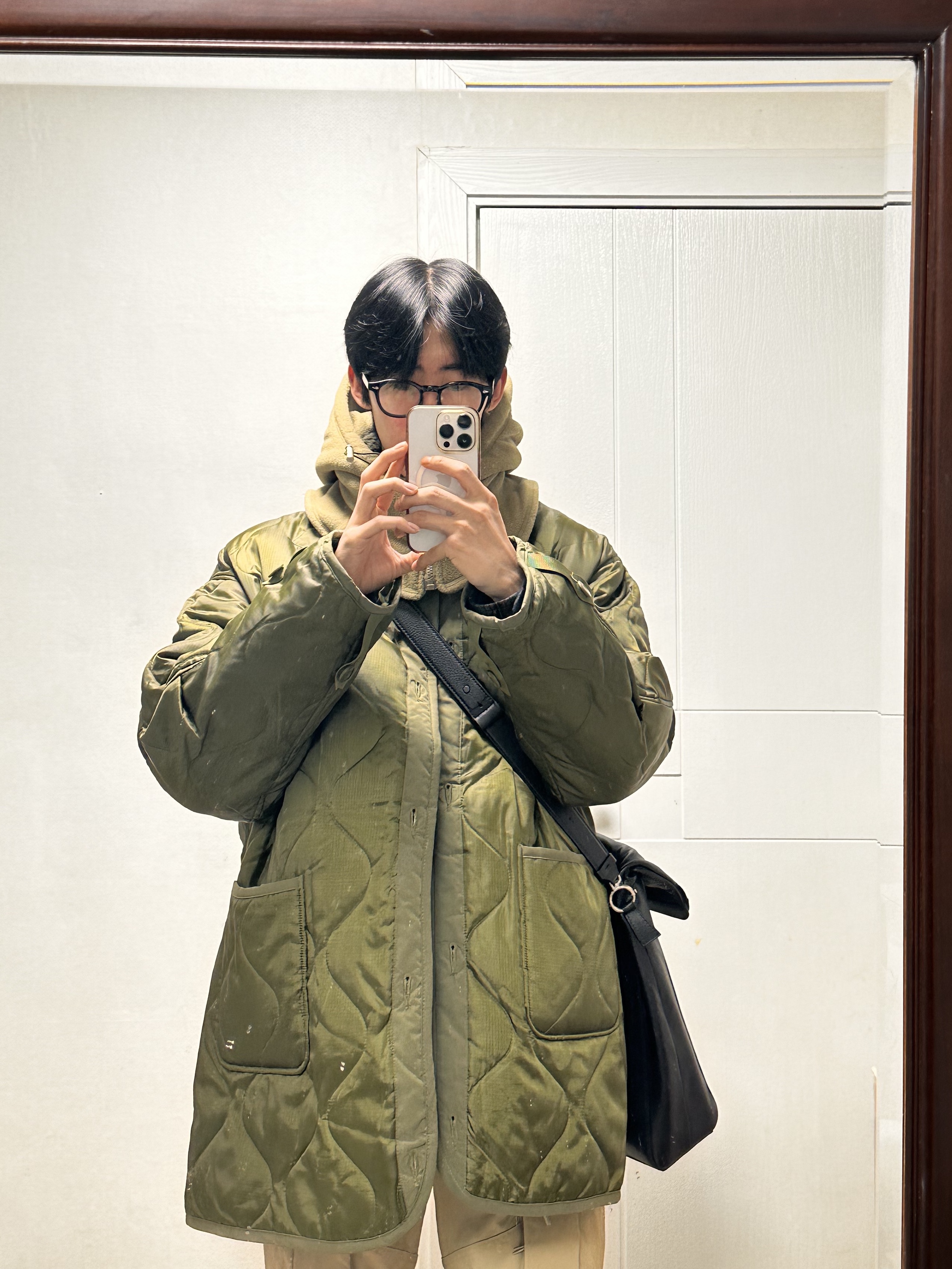 Maison Margiela 5AC Backpack Black, Nike ACG Smith Summit Pants Khaki - Asia 착용 스타일 - 2