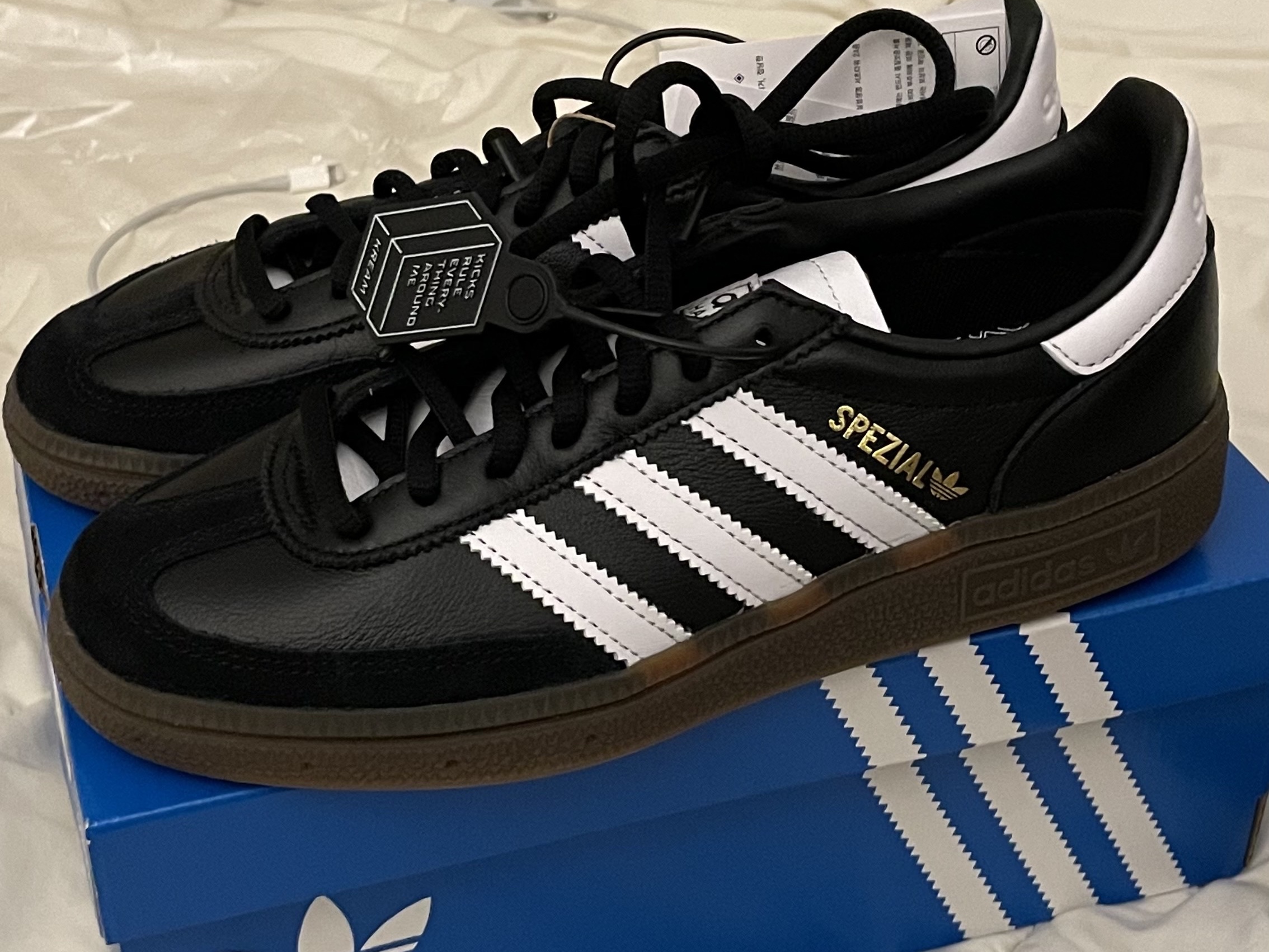 Adidas Spezial Handball Core Black White 착용 스타일