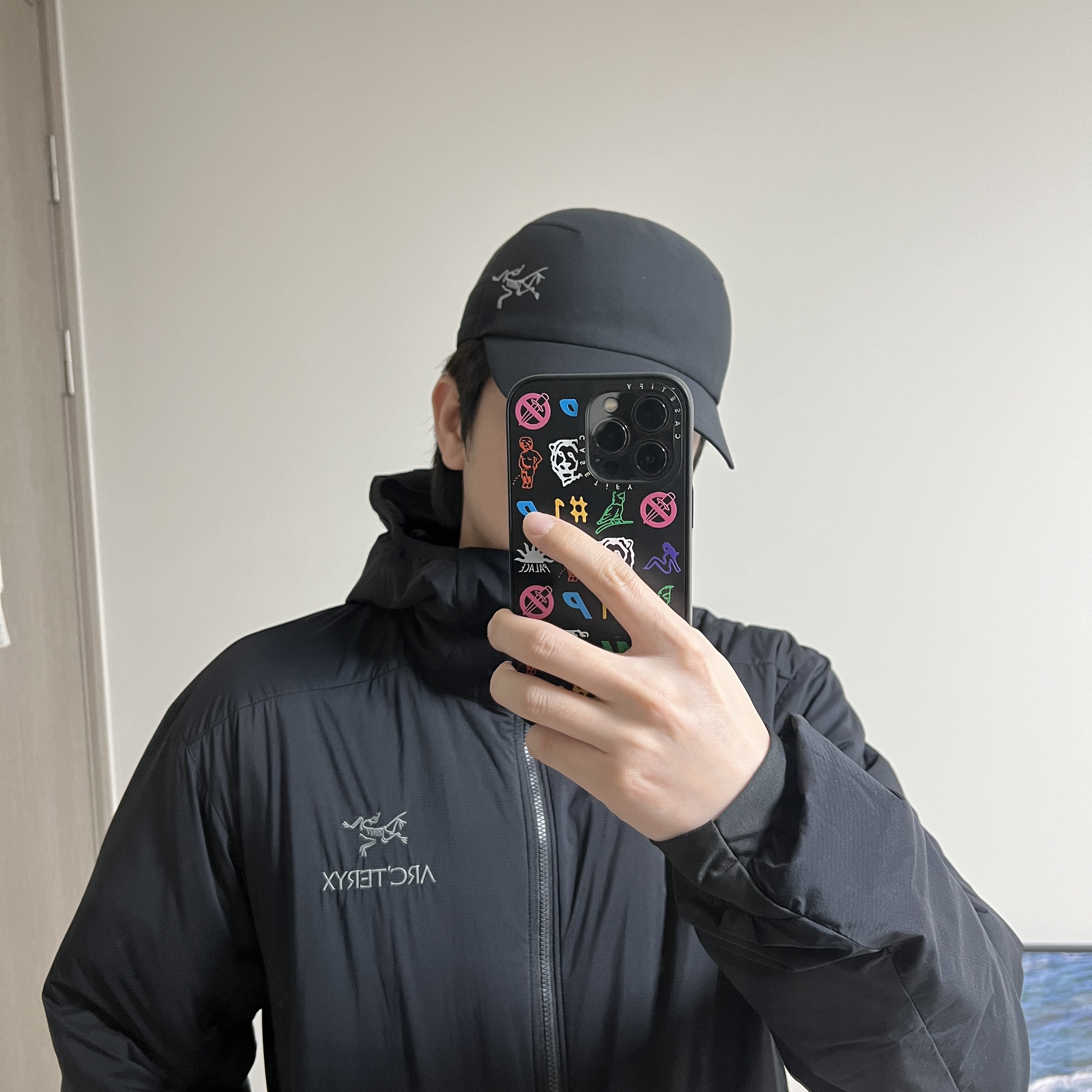 Arc'teryx Calvus Cap Black, Arc'teryx Atom LT Hoody Black 착용 스타일 - 1