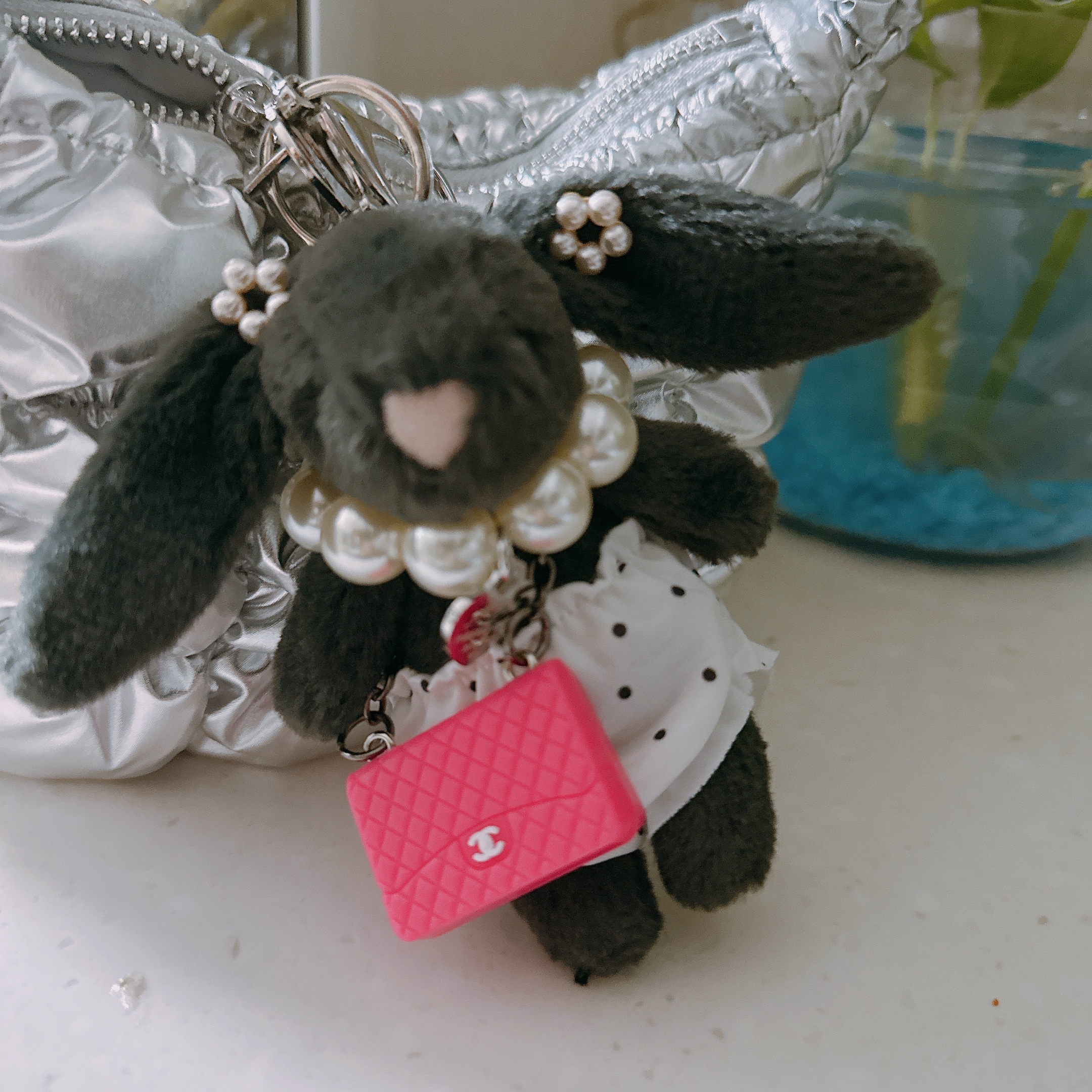 COS Quilted Micro Bag Silver 착용 스타일