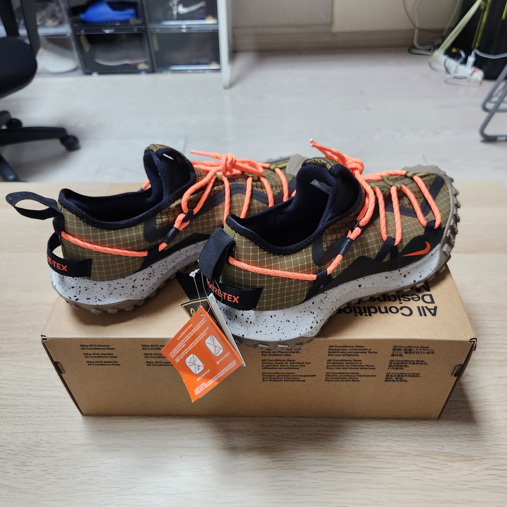 Nike ACG Mountain Fly Low Gore-Tex SE Hazel Rush 착용 스타일 - 5
