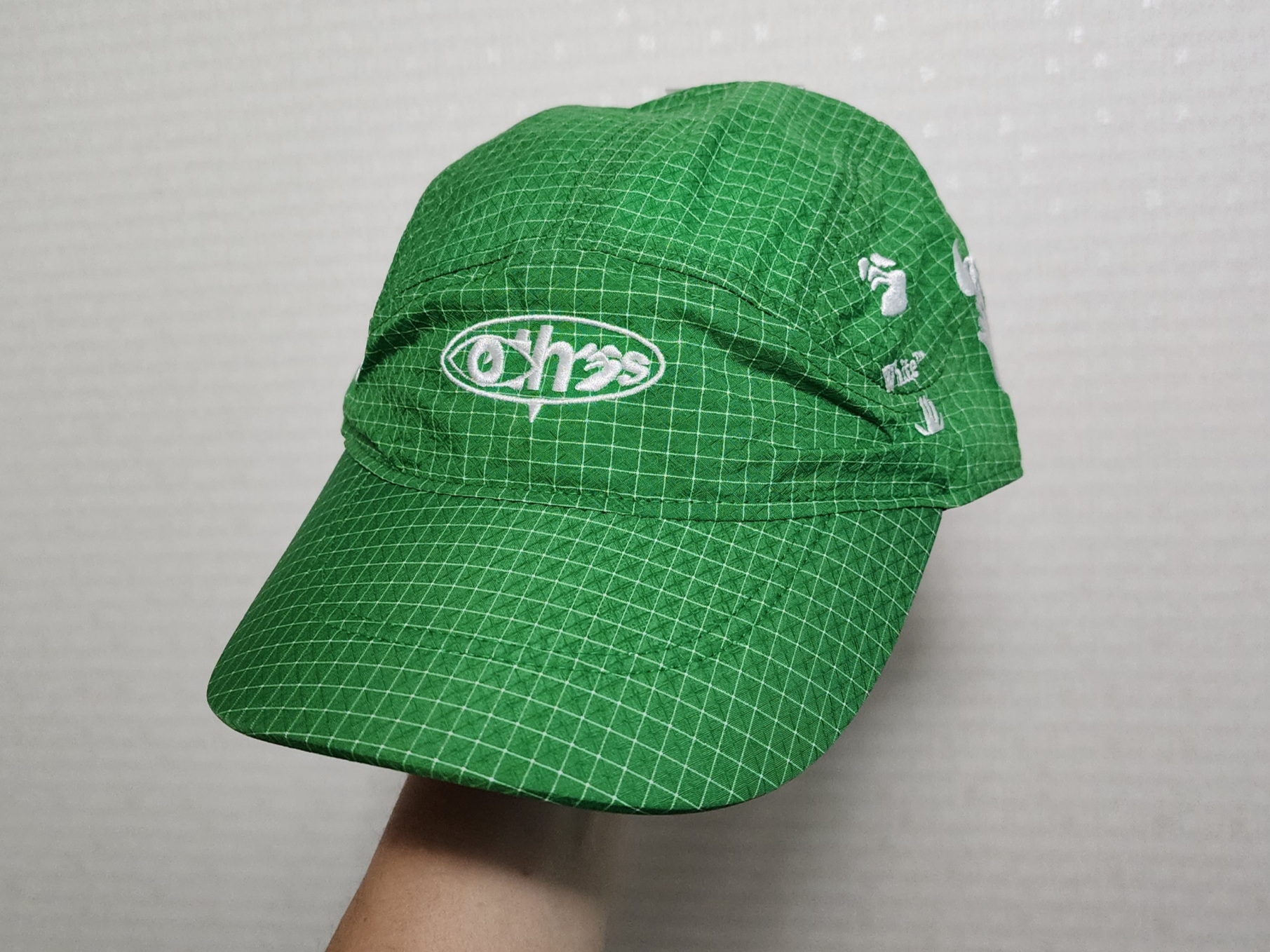 Nike x Off-White Fly Cap Kelly Green 착용 스타일 - 2