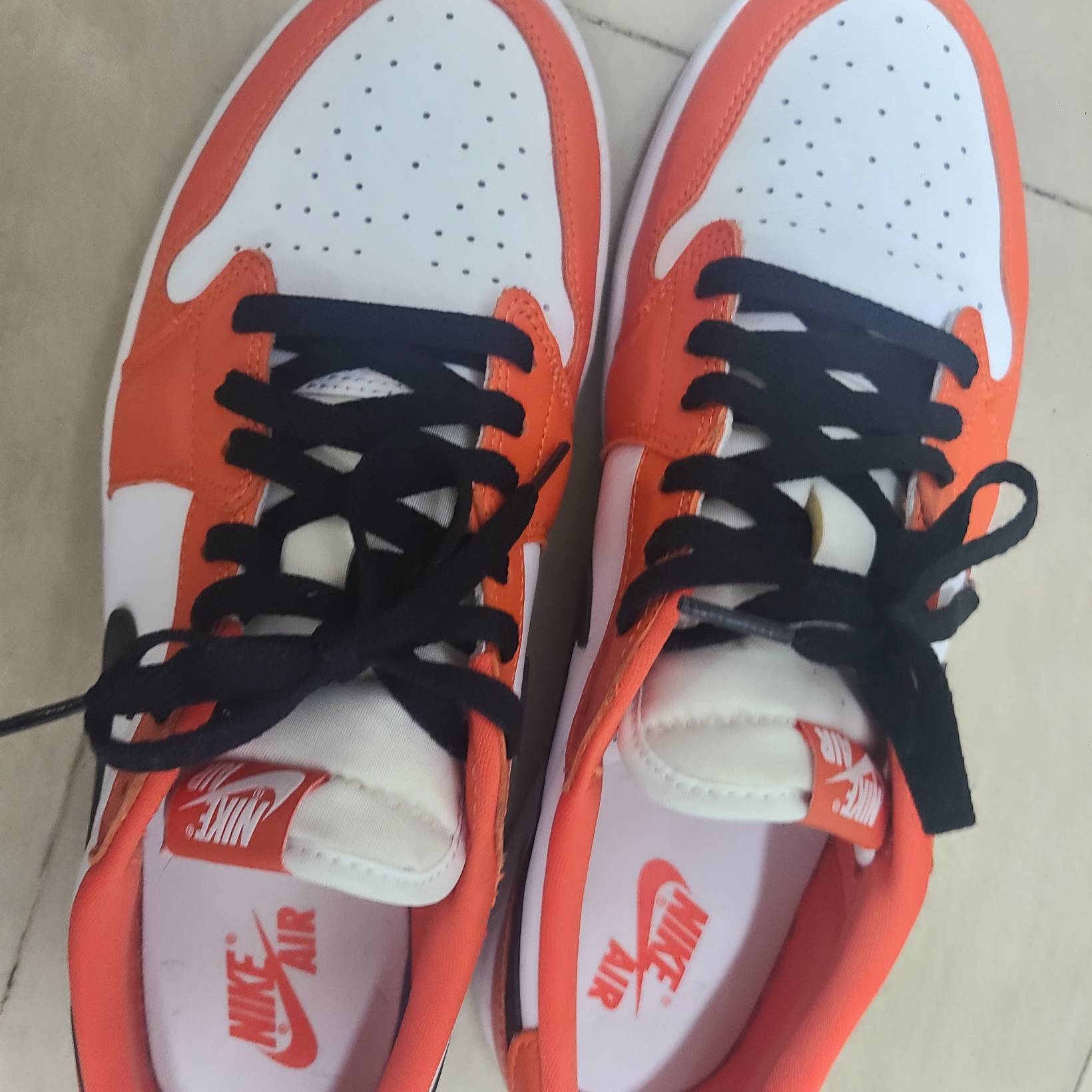 Jordan 1 Low OG Starfish 착용 스타일