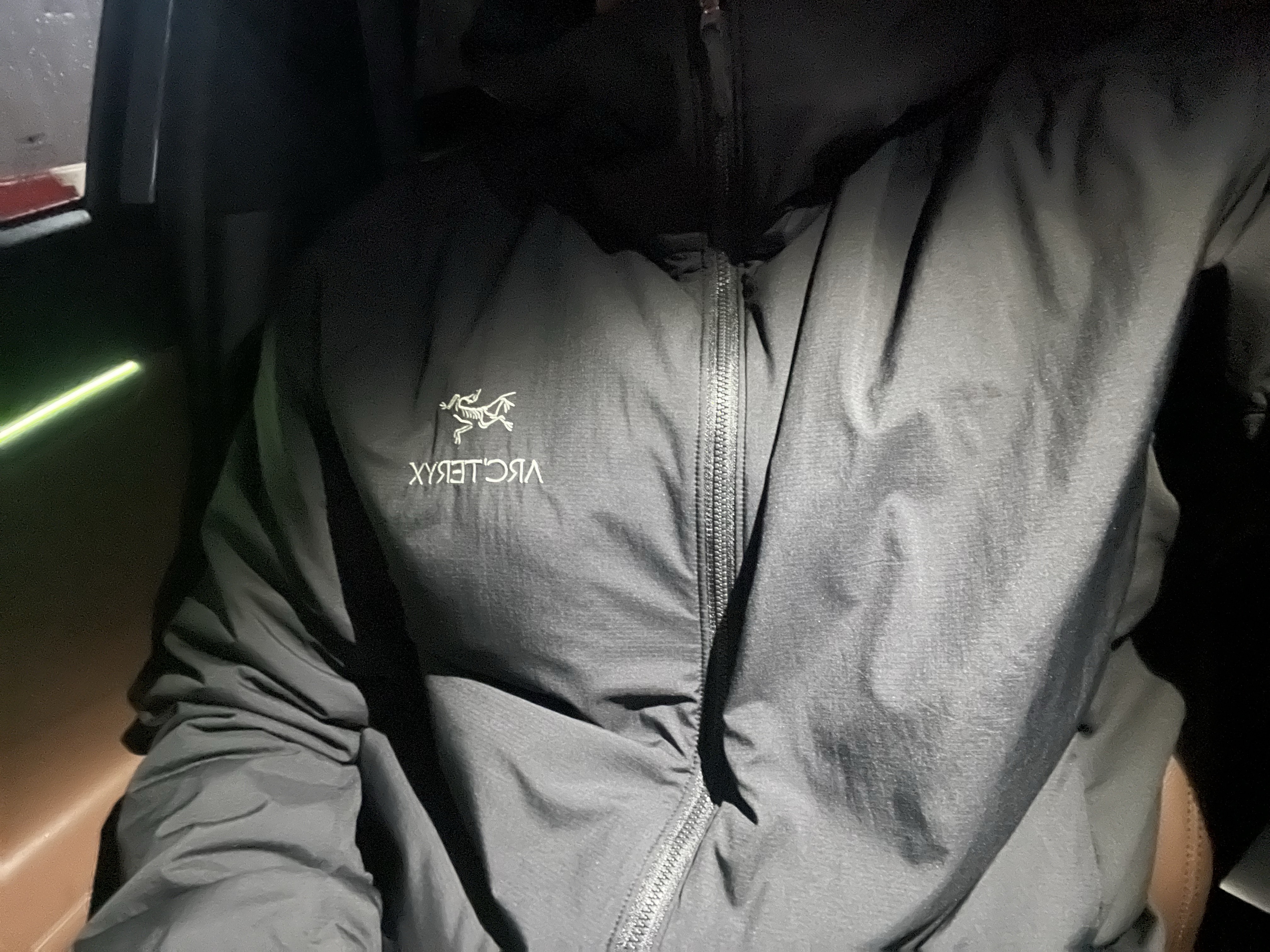 Arc'teryx Atom LT Hoody Black 착용 스타일