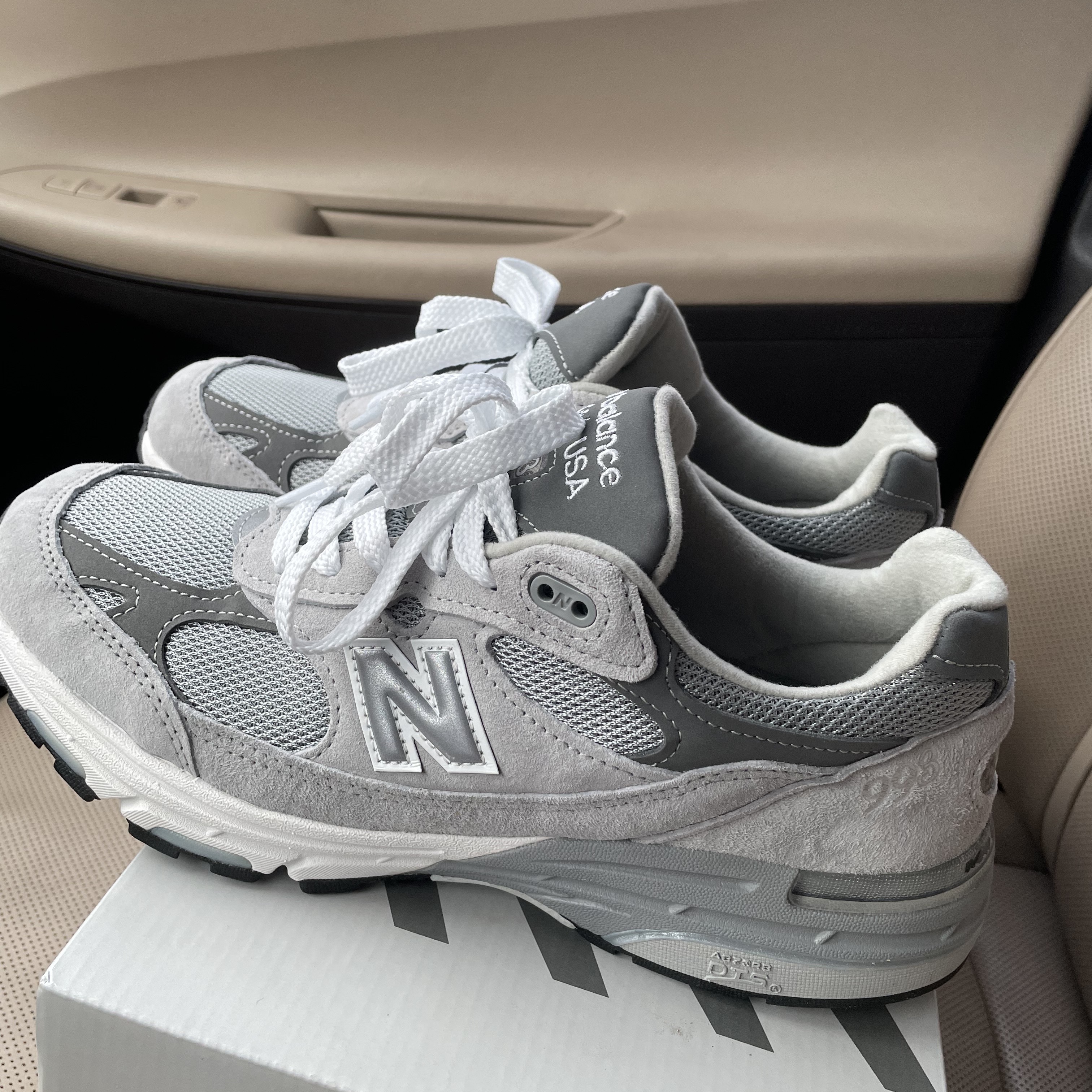 New Balance 993 Made in USA Grey - D Standard 착용 스타일