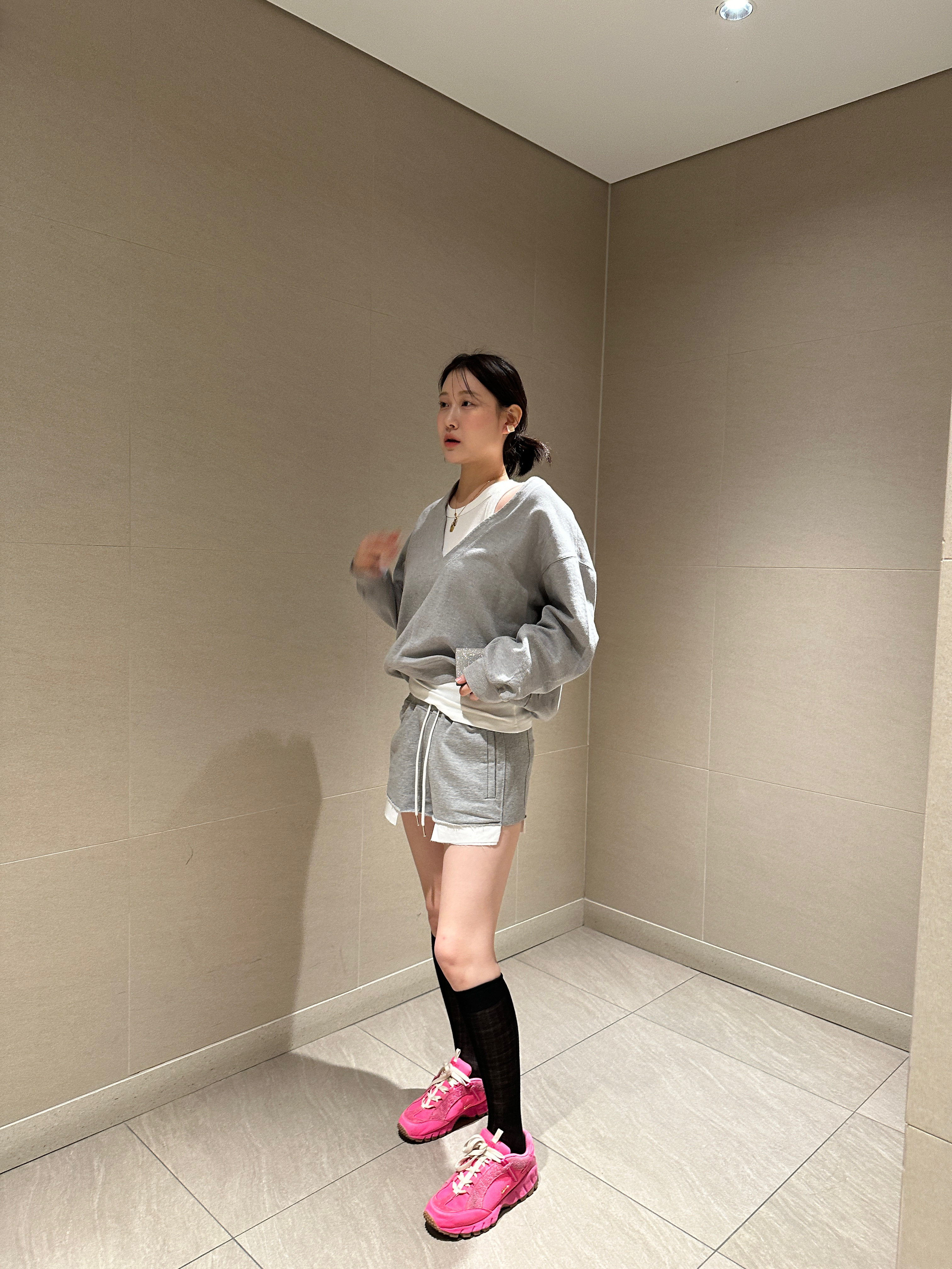 Nike x Jacquemus Air Humara LX Pink Flash 착용 스타일 - 4