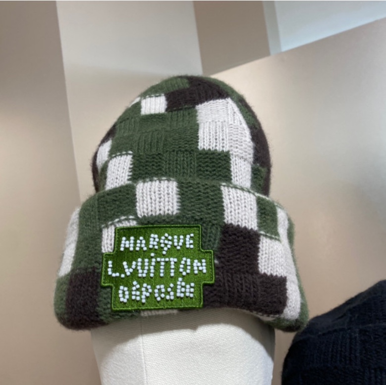 Louis Vuitton Beanie Damoflage 착용 스타일 - 1