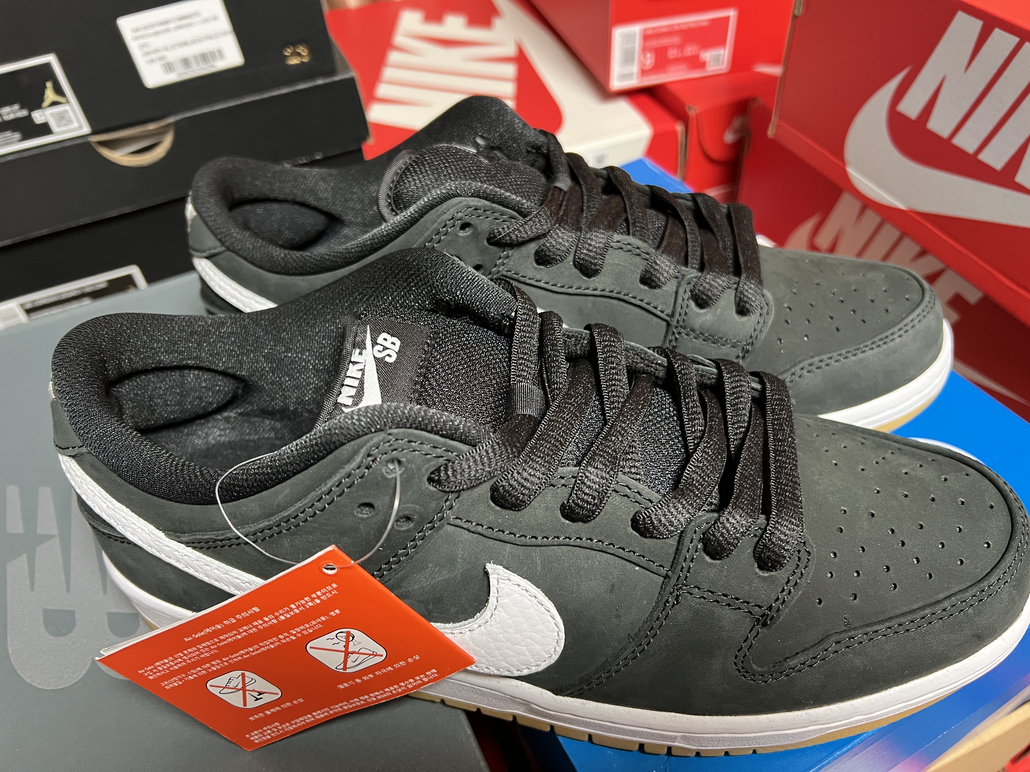 Nike SB Dunk Low Pro Black White 착용 스타일