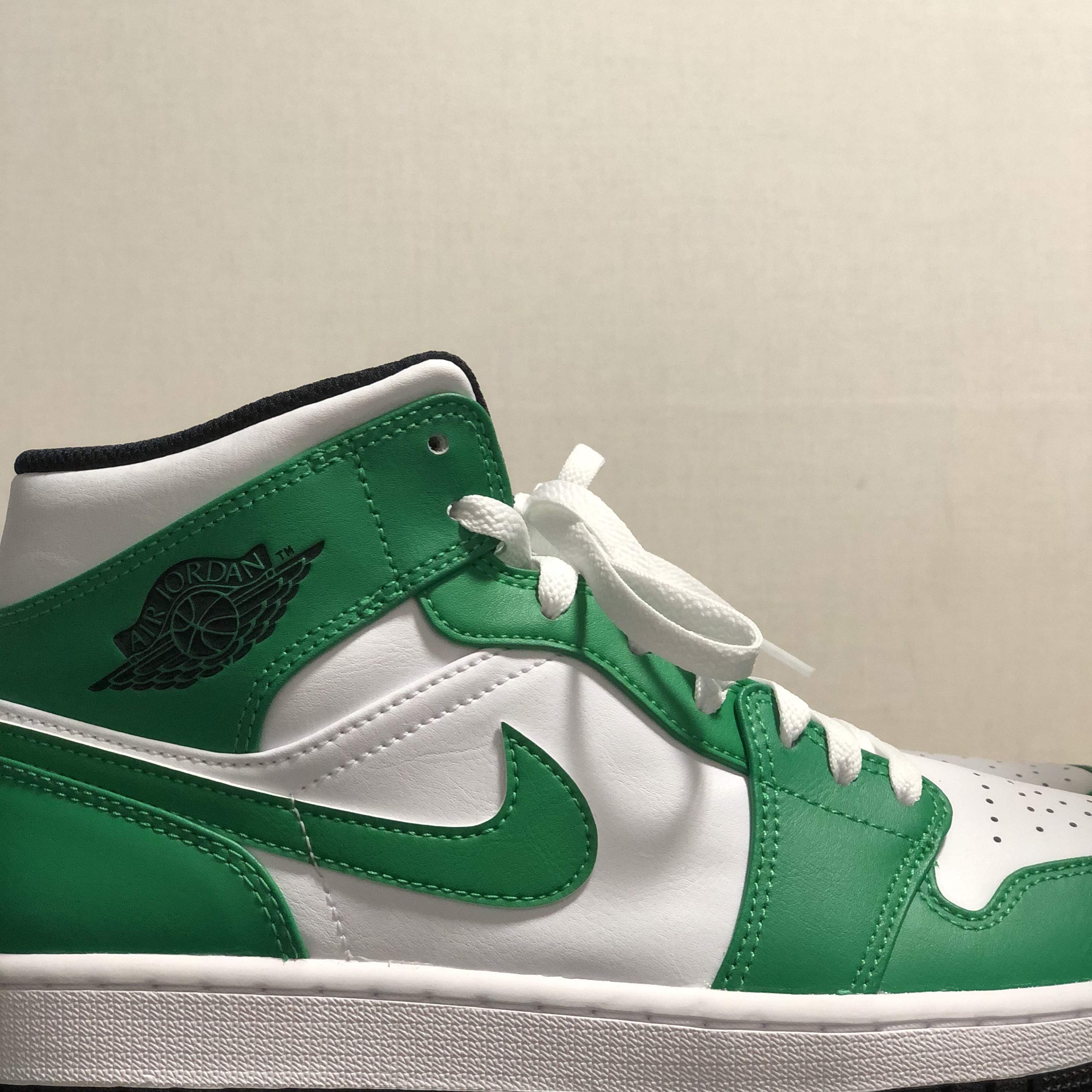 Jordan 1 Mid Lucky Green 착용 스타일