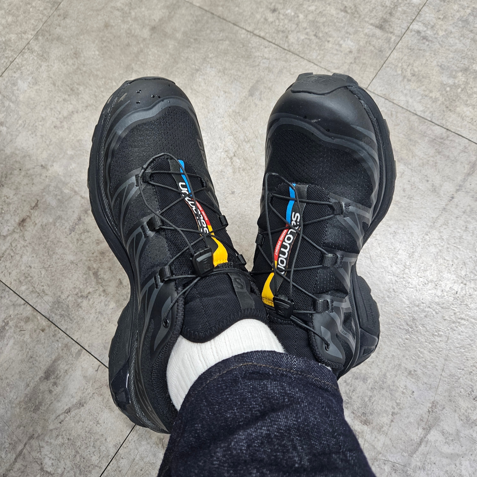 Salomon XT-6 ADV Black 착용 스타일