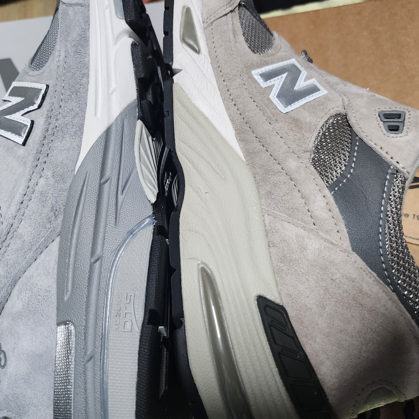 New Balance 991 Made in UK Grey, New Balance 993 Made in USA Grey - D Standard 착용 스타일 - 5