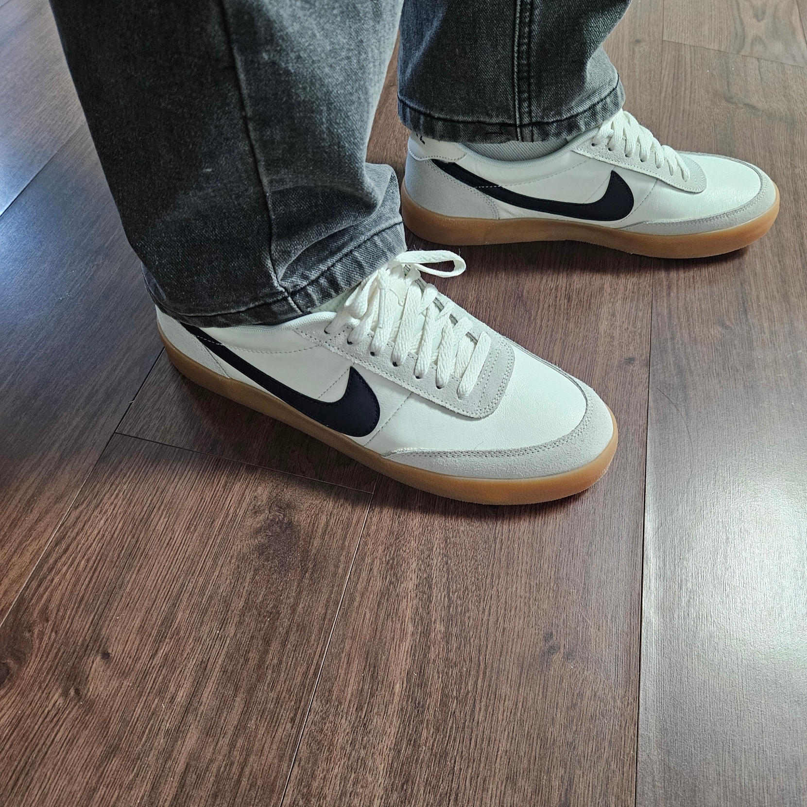 Nike Killshot 2 Leather Sail Oil Grey Gum 착용 스타일