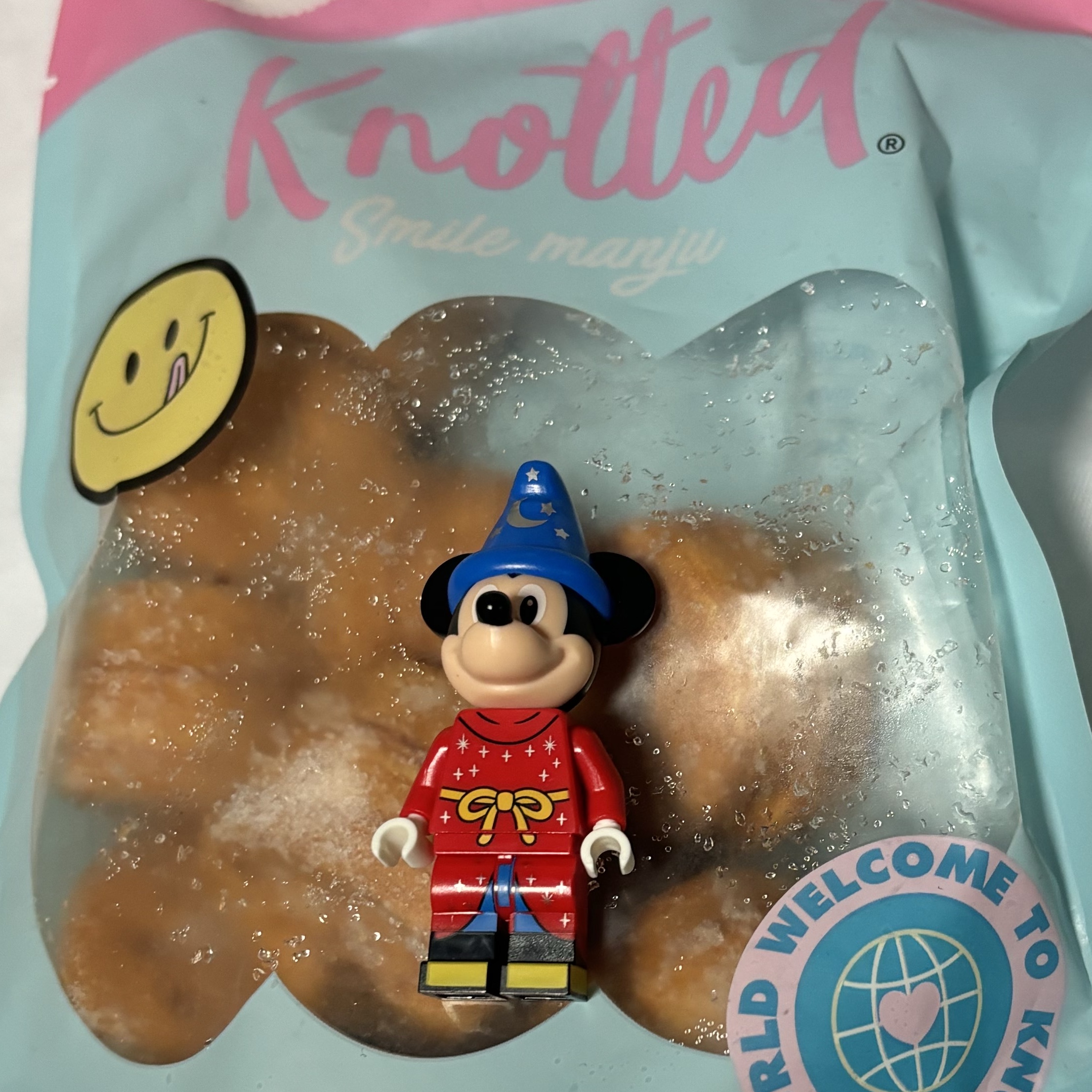 Knotted Smile Sweet Bread Manju Milk 착용 스타일
