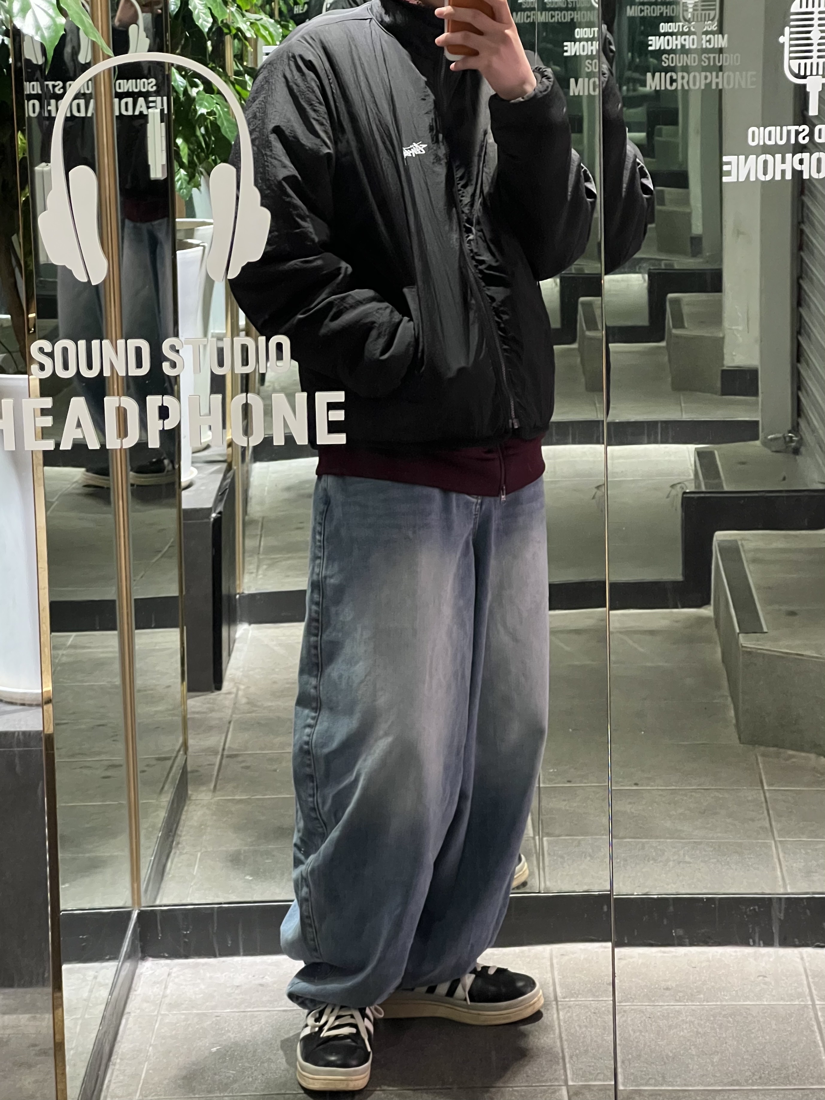 Stussy Sherpa Reversible Jacket Burgundy, Y-3 Hicho Black White 착용 스타일