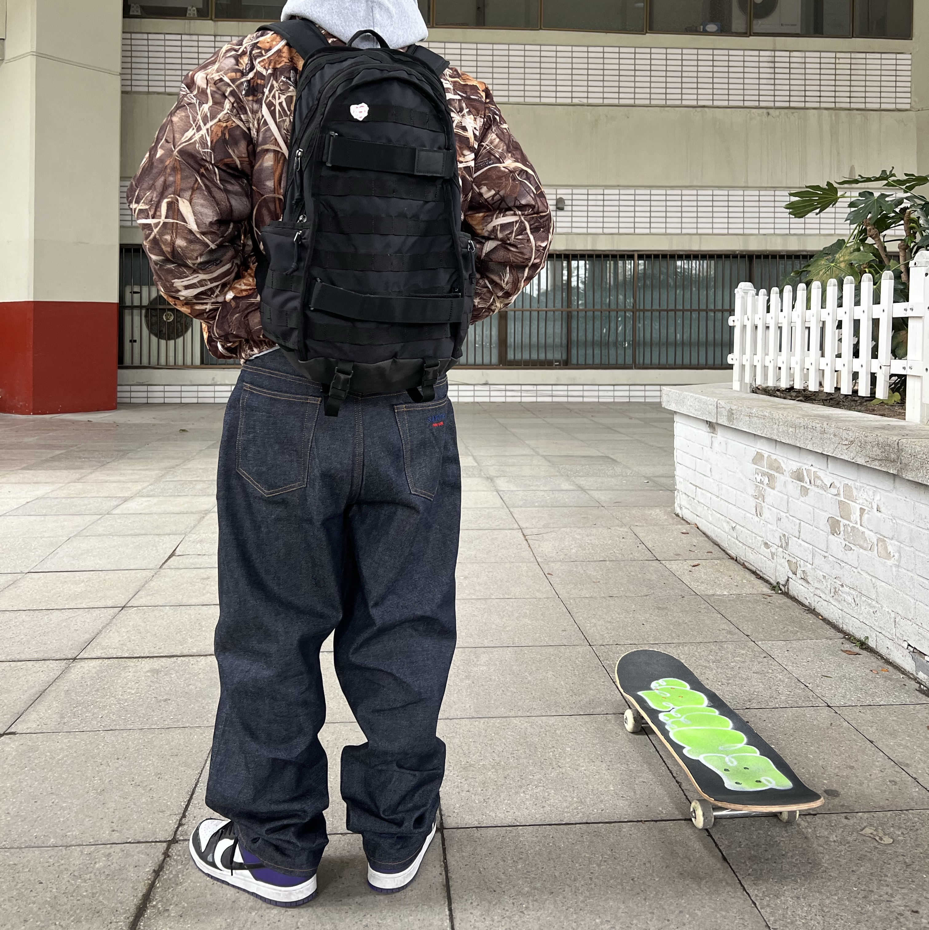 Nike SB Dunk Low Pro Court Purple, Supreme Rigid Baggy Selvedge Jean Rigid Indigo - 23FW 착용 스타일