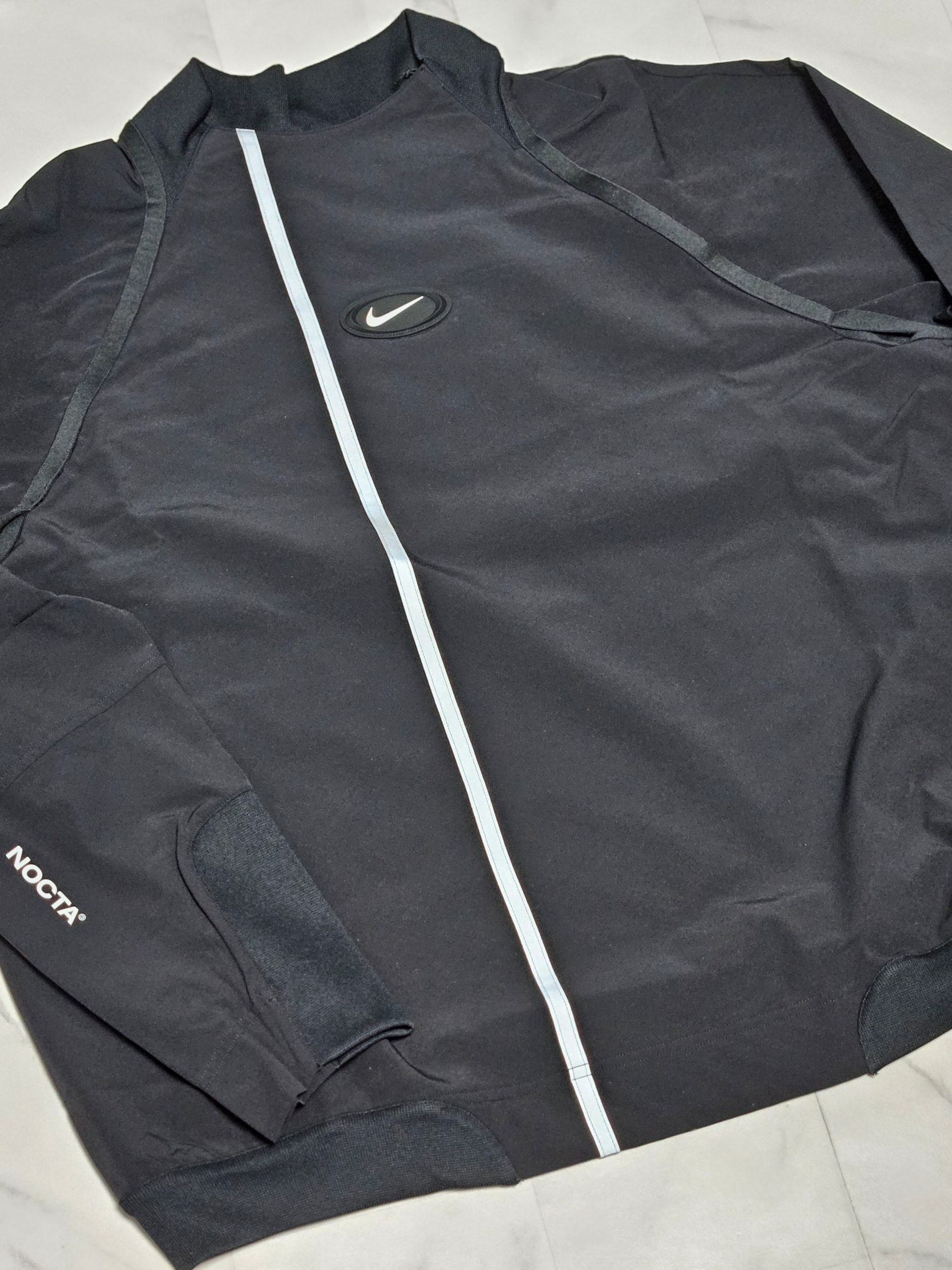 (W) Nike x Drake Nocta NRG LR L/S Crew Black (DV3631-010) 착용 스타일 - 6