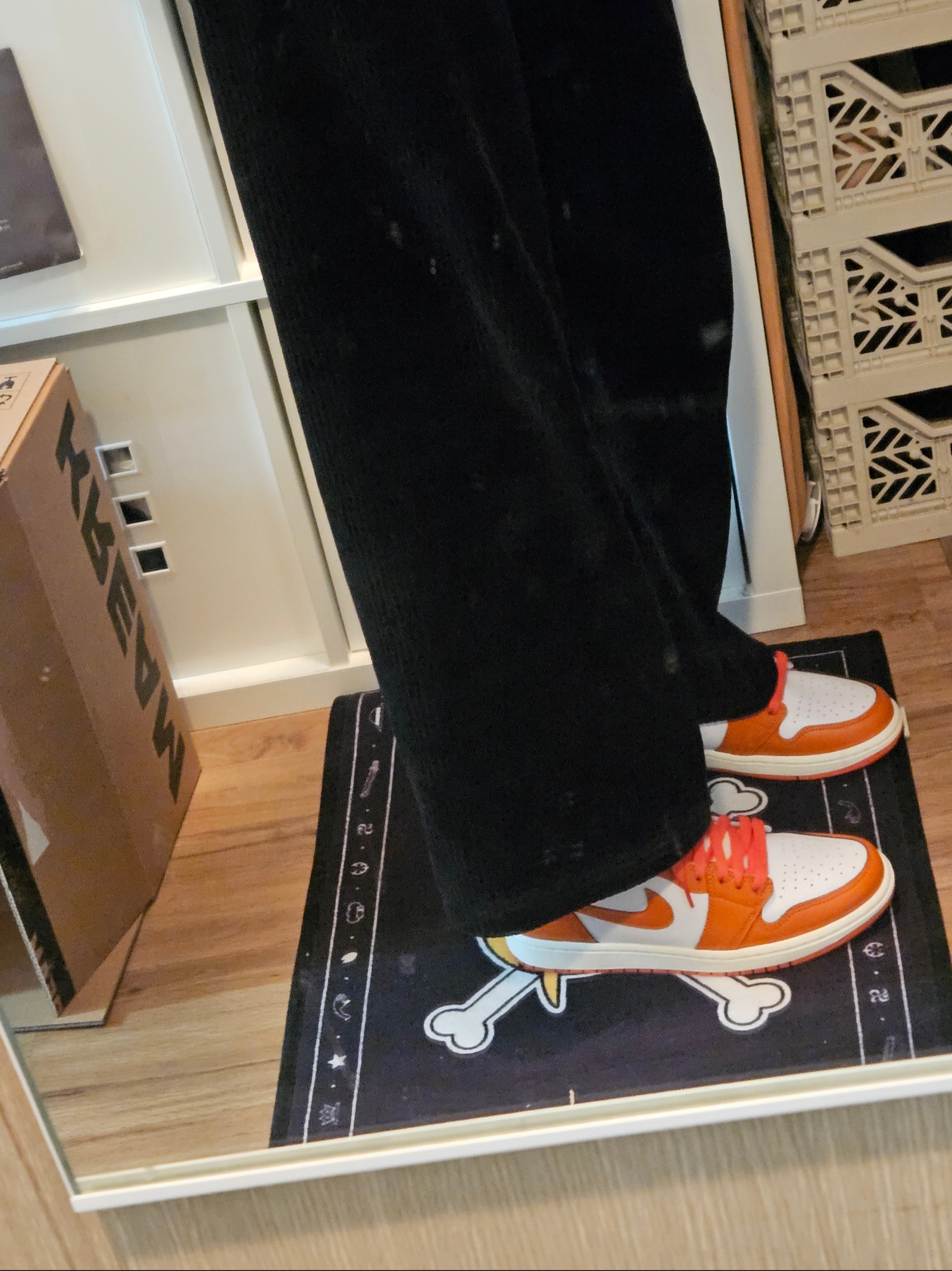 (W) Jordan 1 Retro High OG Starfish 착용 스타일