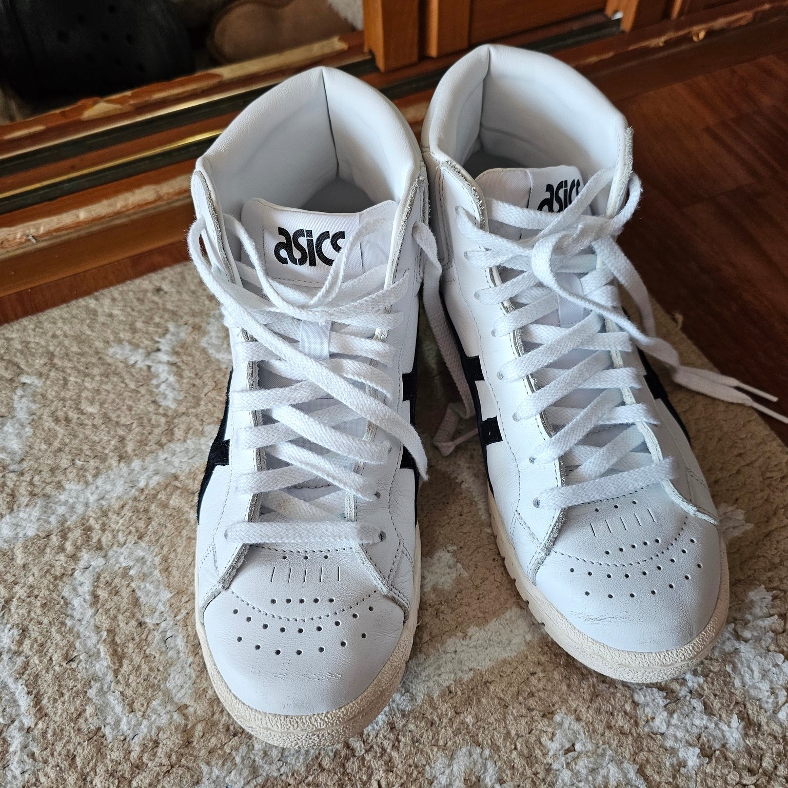 Asics Gel-PTG MT White Black 착용 스타일
