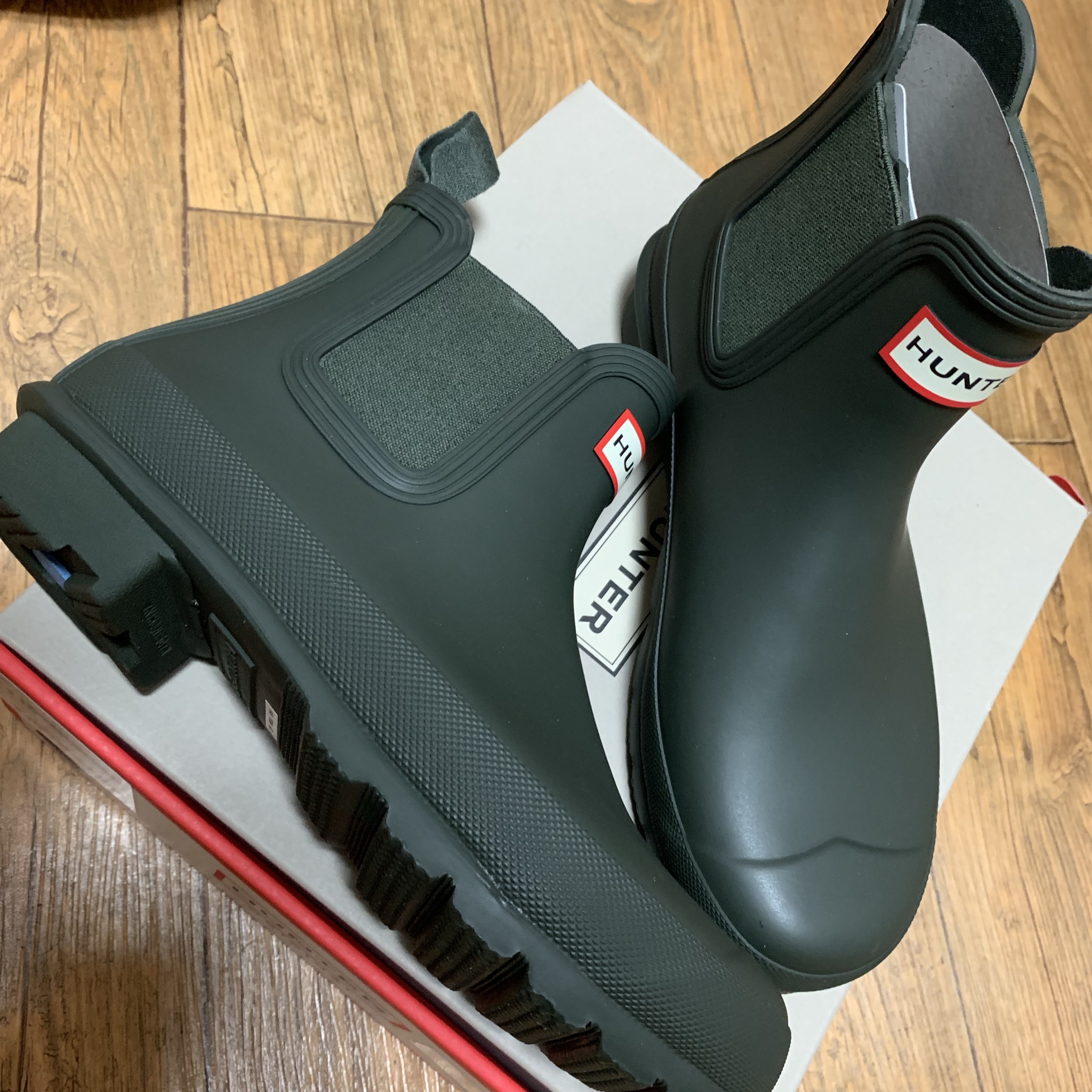 Hunter Original Chelsea Boots Dark Olive 착용 스타일
