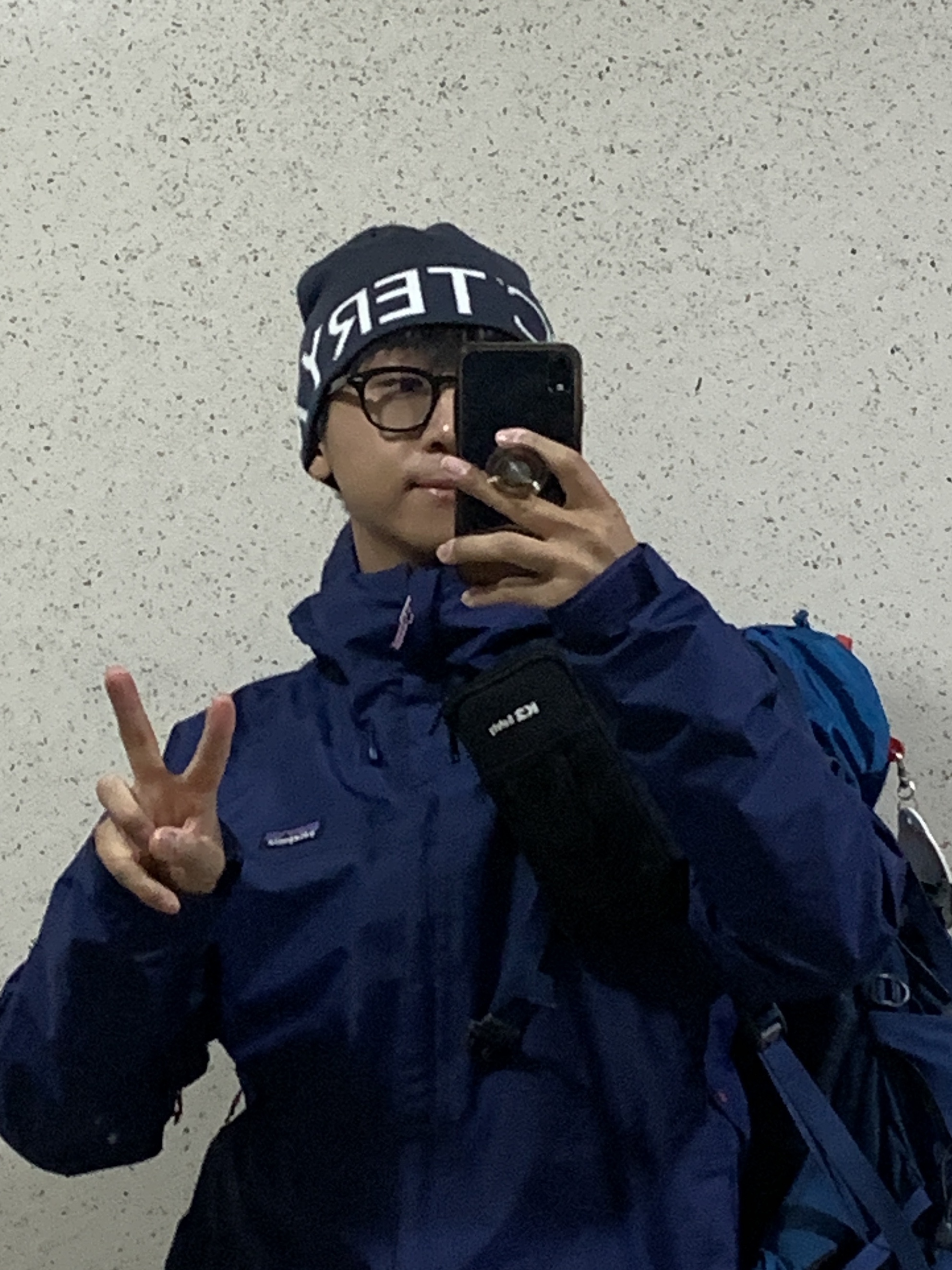 Arc'teryx Word Head Toque Black Sapphire 착용 스타일