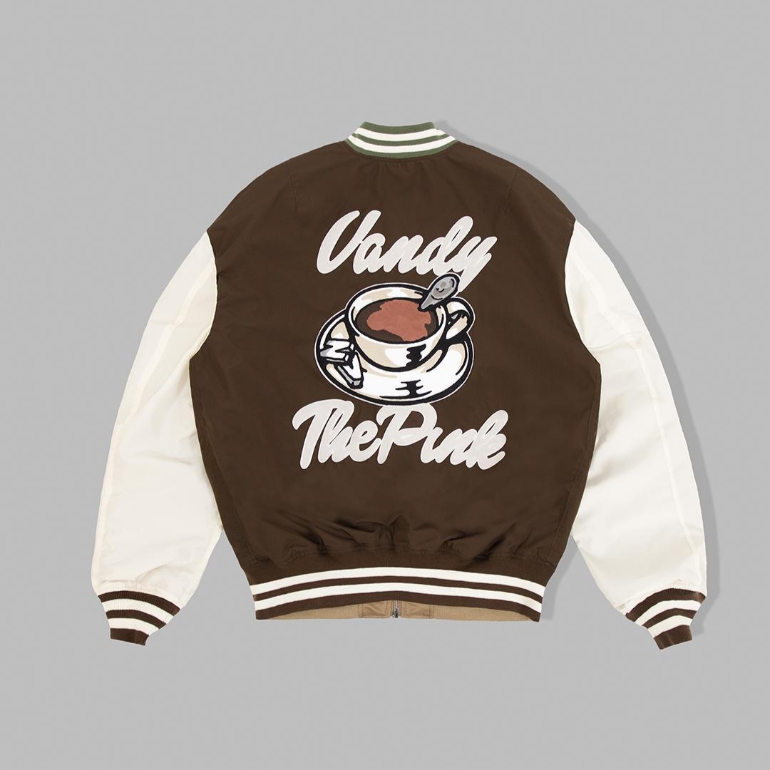 Vandy The Pink x Alpha Industries Bomber Jacket Lead Gray 착용 스타일 - 3