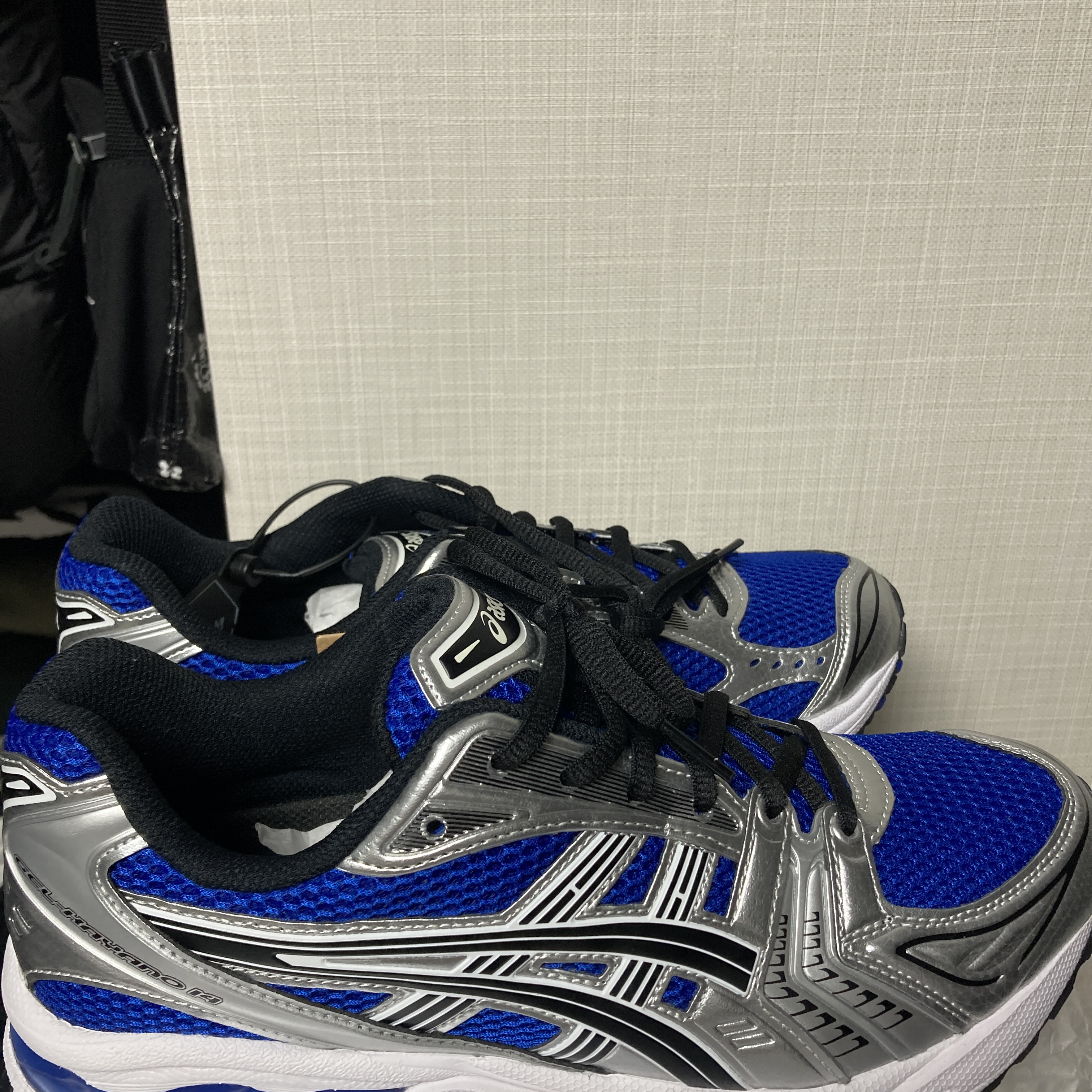 Asics Gel-Kayano 14 Monaco Blue Black 착용 스타일