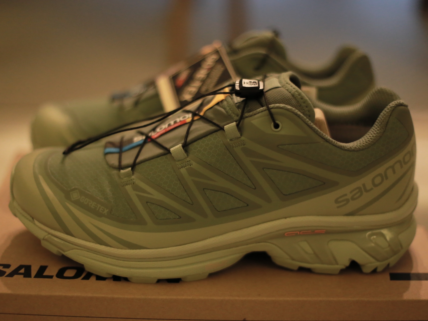 Salomon XT-6 GTX Desert Sage 착용 스타일 - 1