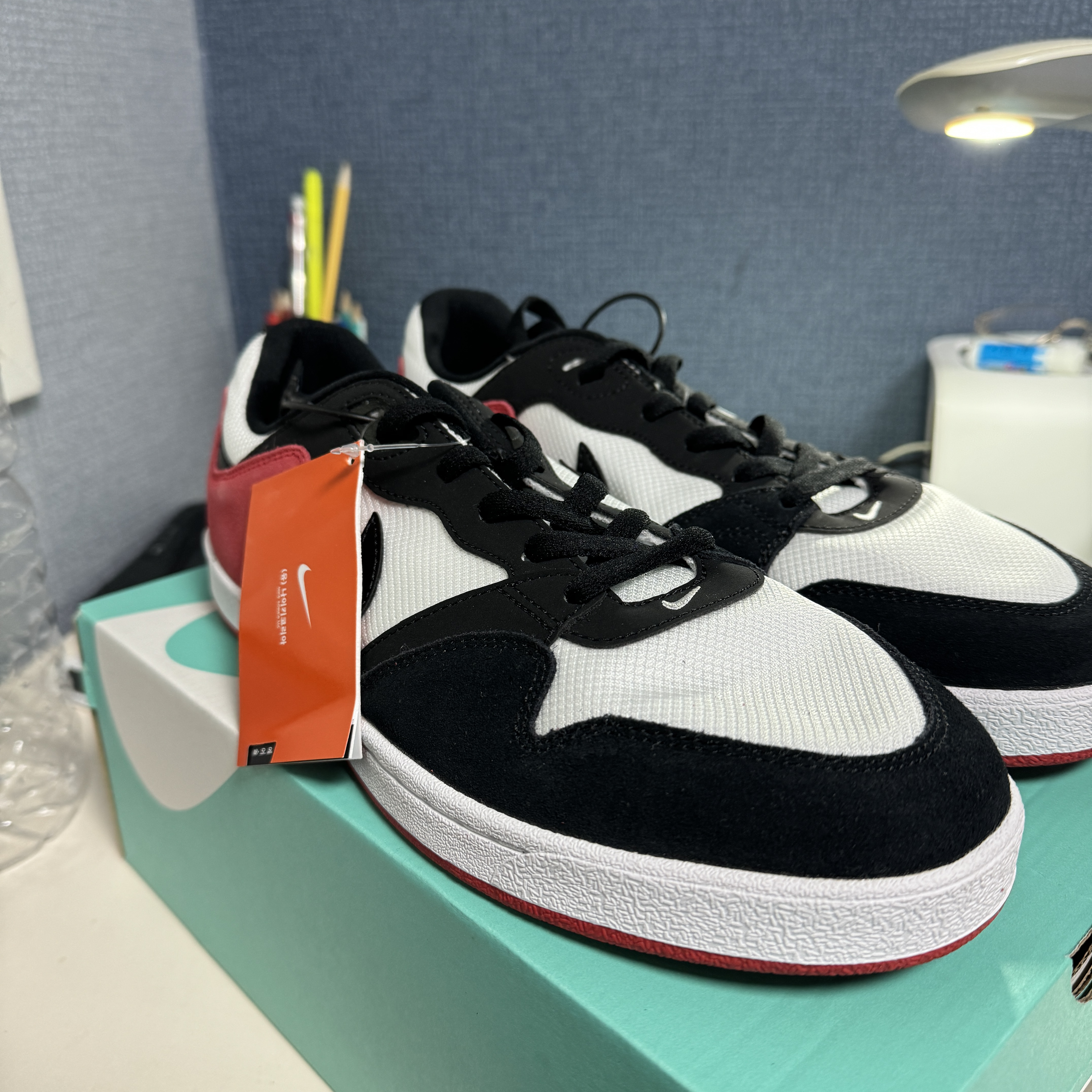 Nike SB Alleyoop University Red 착용 스타일 - 1