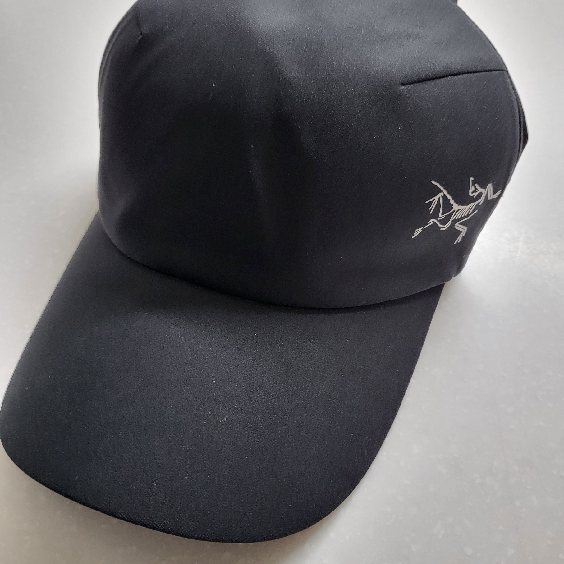 Arc'teryx Calvus Cap Black 착용 스타일
