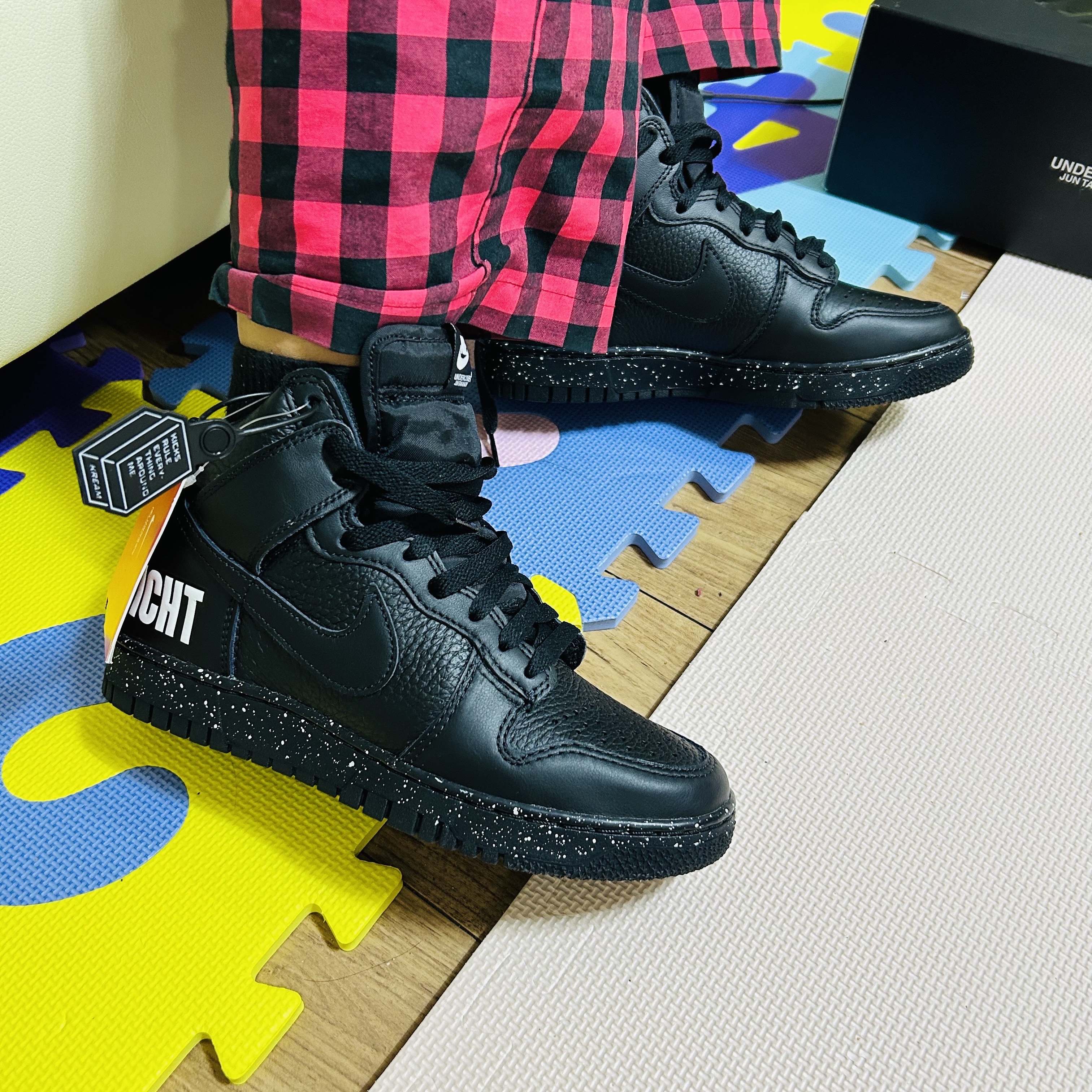 Nike x Undercover Dunk High 1985 Black 착용 스타일 - 1