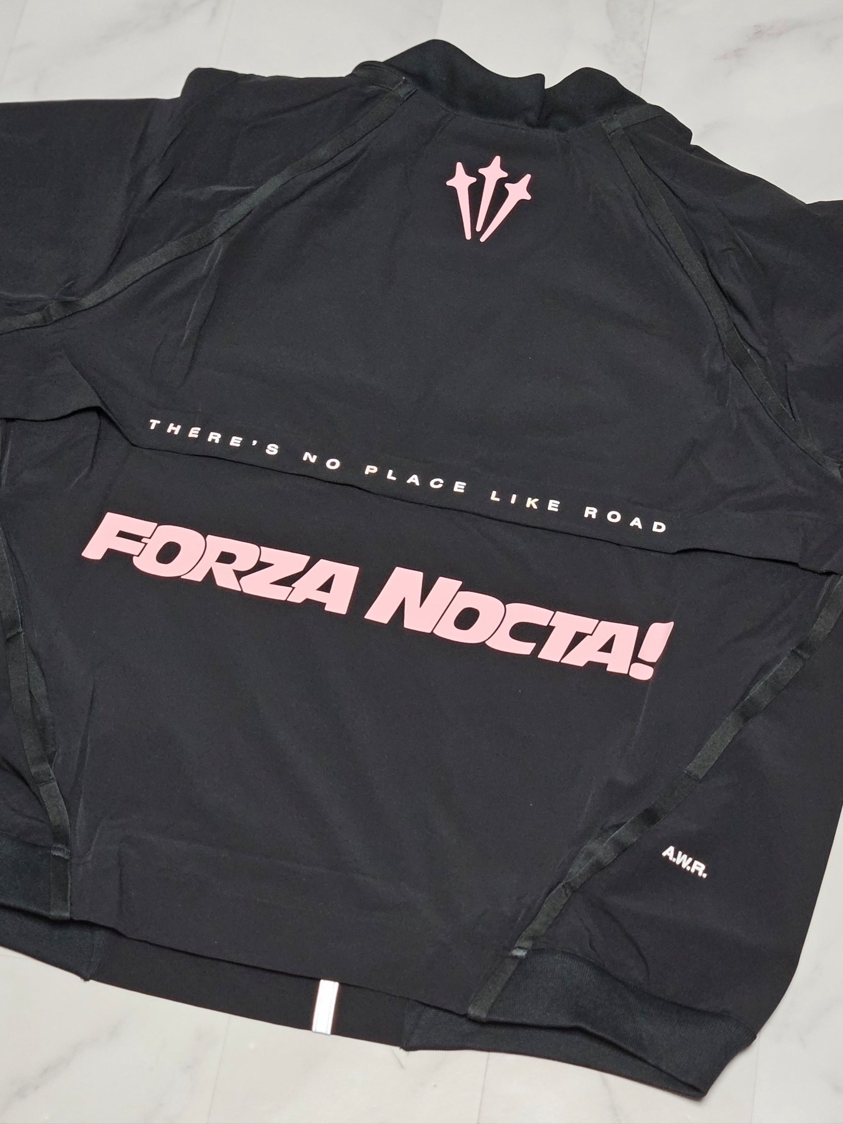 (W) Nike x Drake Nocta NRG LR L/S Crew Black (DV3631-010) 착용 스타일 - 5