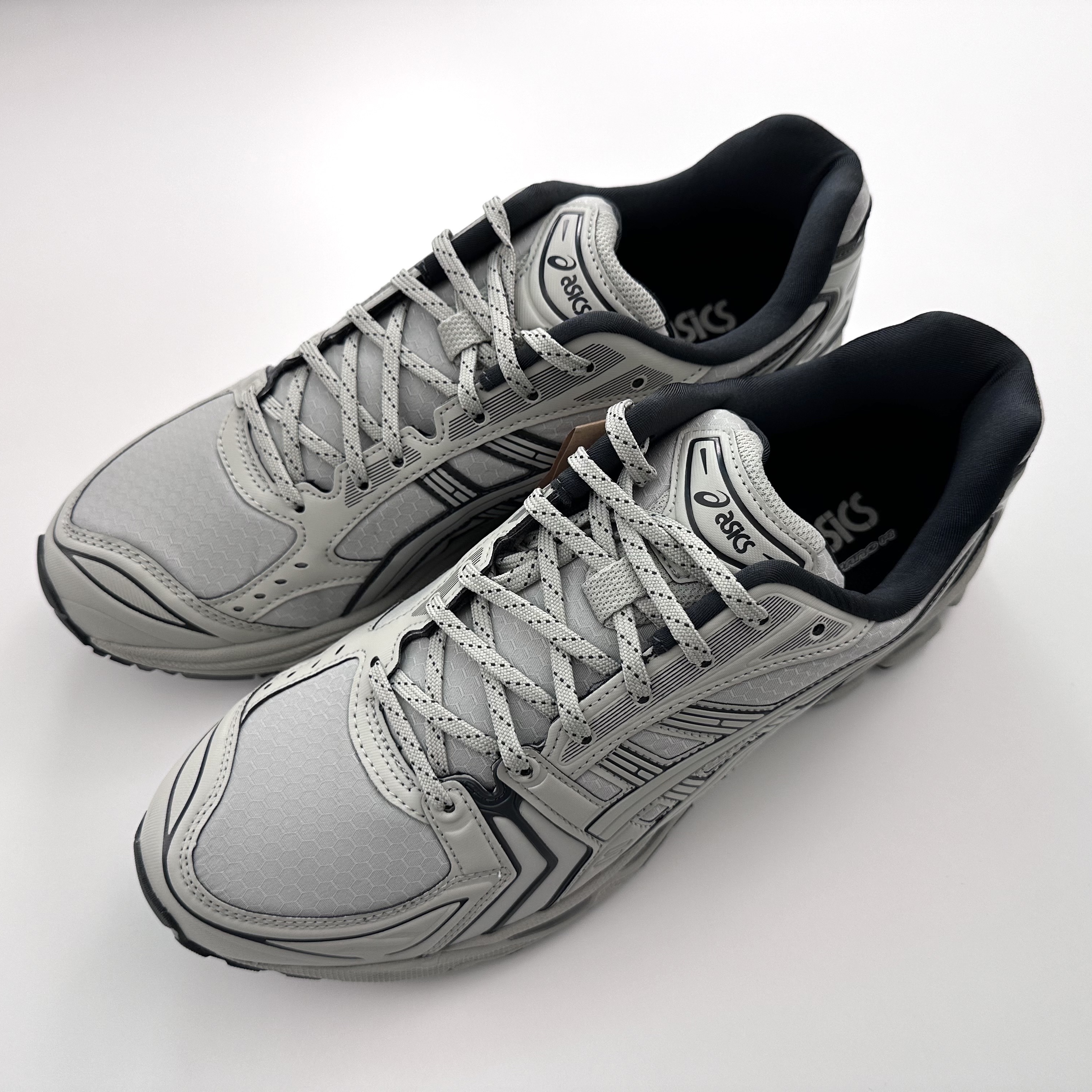 Asics Gel-Kayano 14 Earthenware Pack White Sage Graphite Grey 착용 스타일 - 2