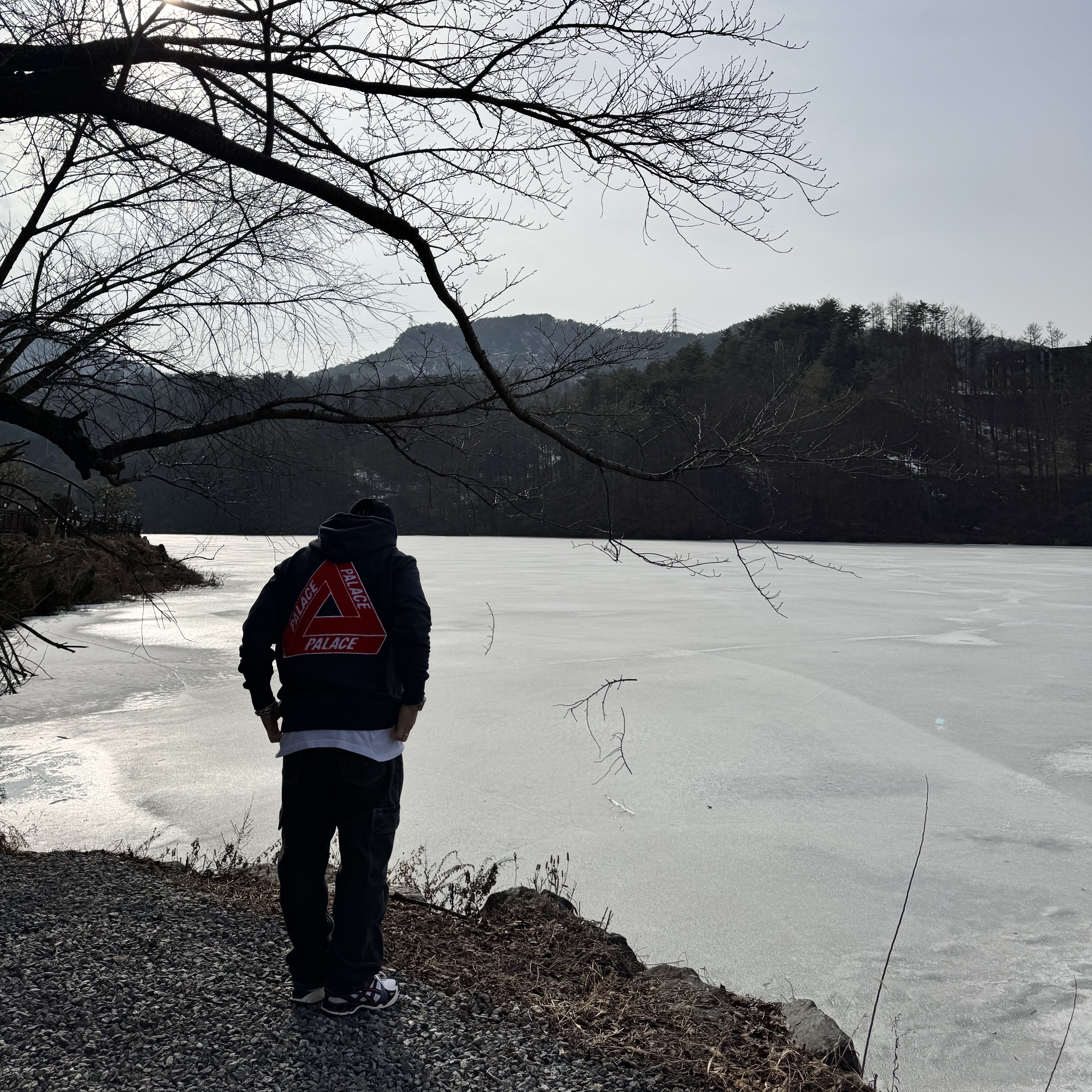 Palace Tri-Chenille Hood Navy - 21FW, Asics Gel-Kayano Legacy White Black 착용 스타일 - 1