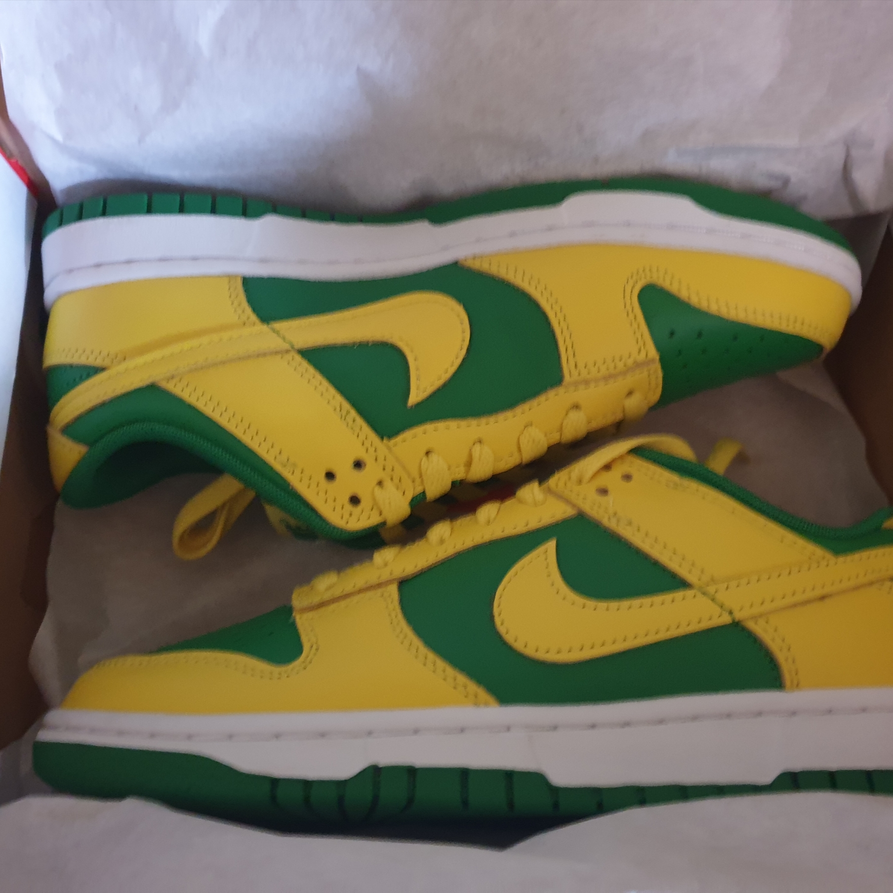 Nike Dunk Low Apple Green and Yellow Strike 착용 스타일