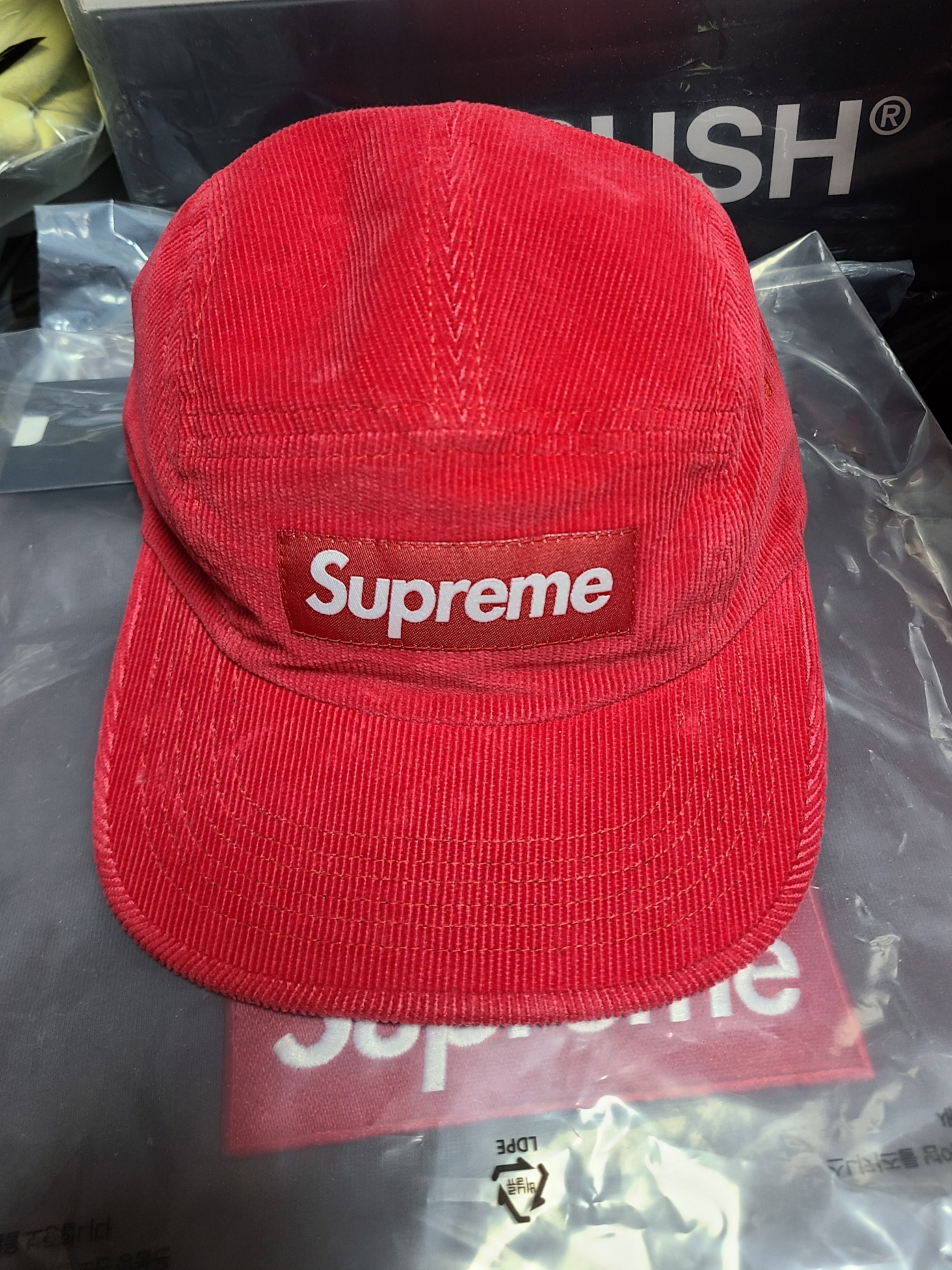 Supreme Corduroy Camp Cap Red - 23FW 착용 스타일 - 1